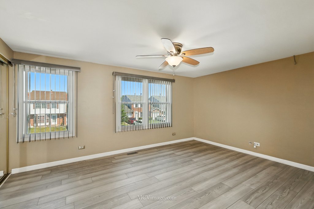1352 Georgetown Drive, Carol Stream, IL 60188