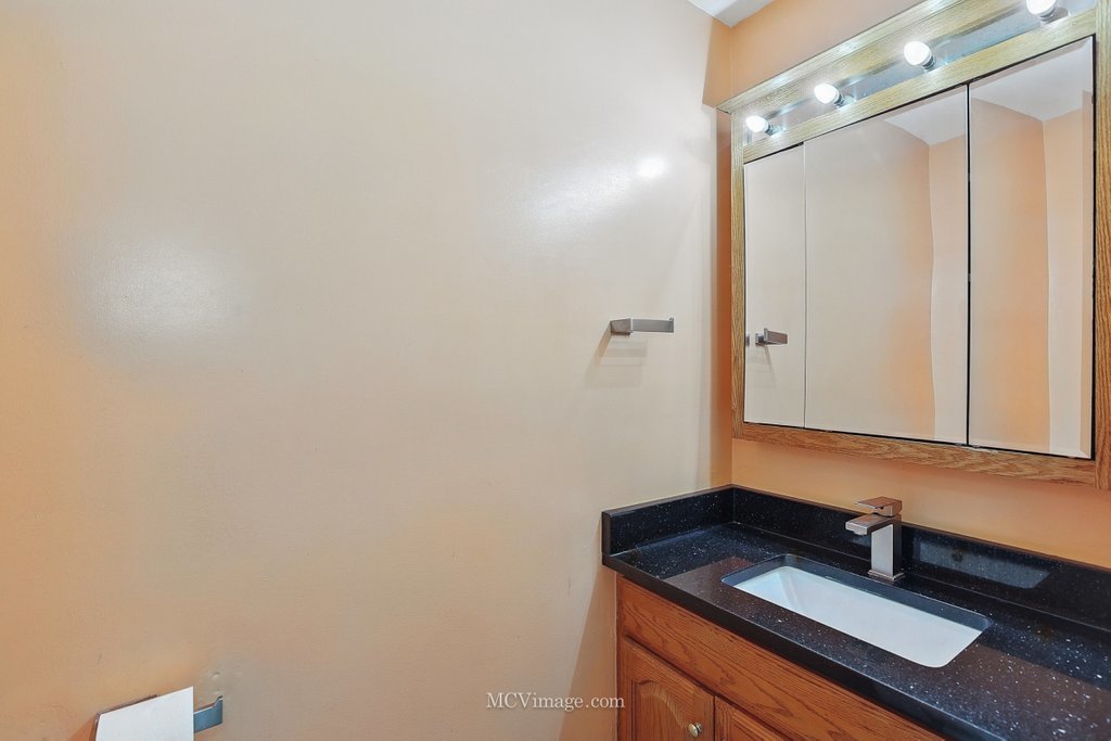 1352 Georgetown Drive, Carol Stream, IL 60188