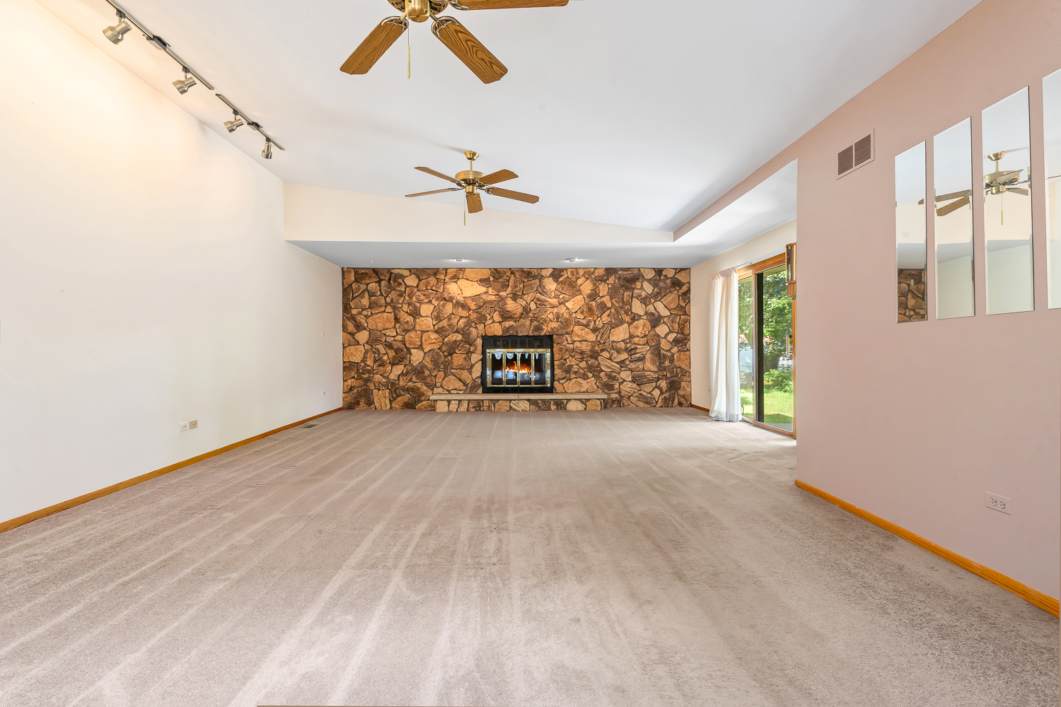 18561 Carriage Lane, Lansing, IL 60438