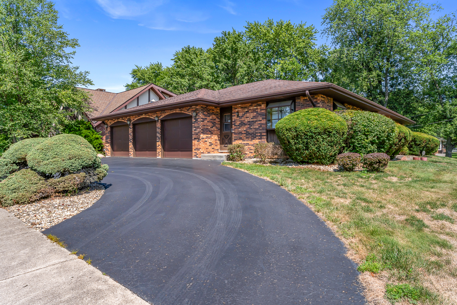 18561 Carriage Lane, Lansing, IL 60438