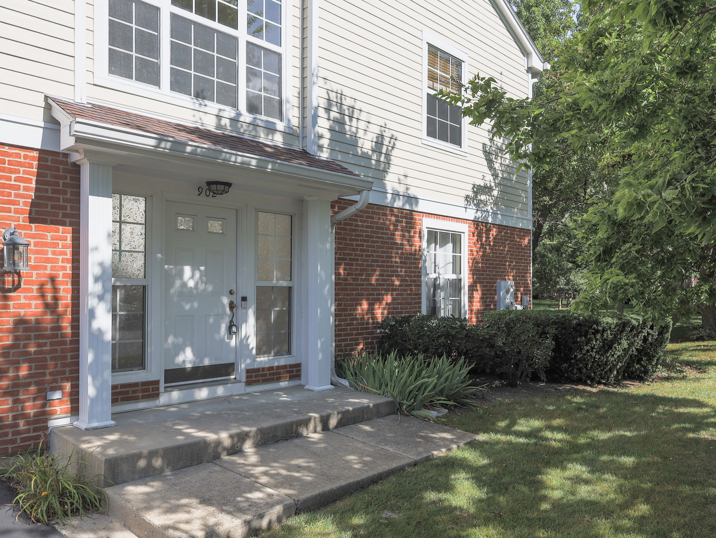 902 Sparta Court, Vernon Hills, IL 60061