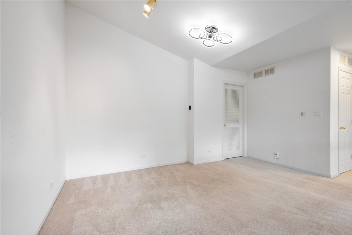 902 Sparta Court, Vernon Hills, IL 60061