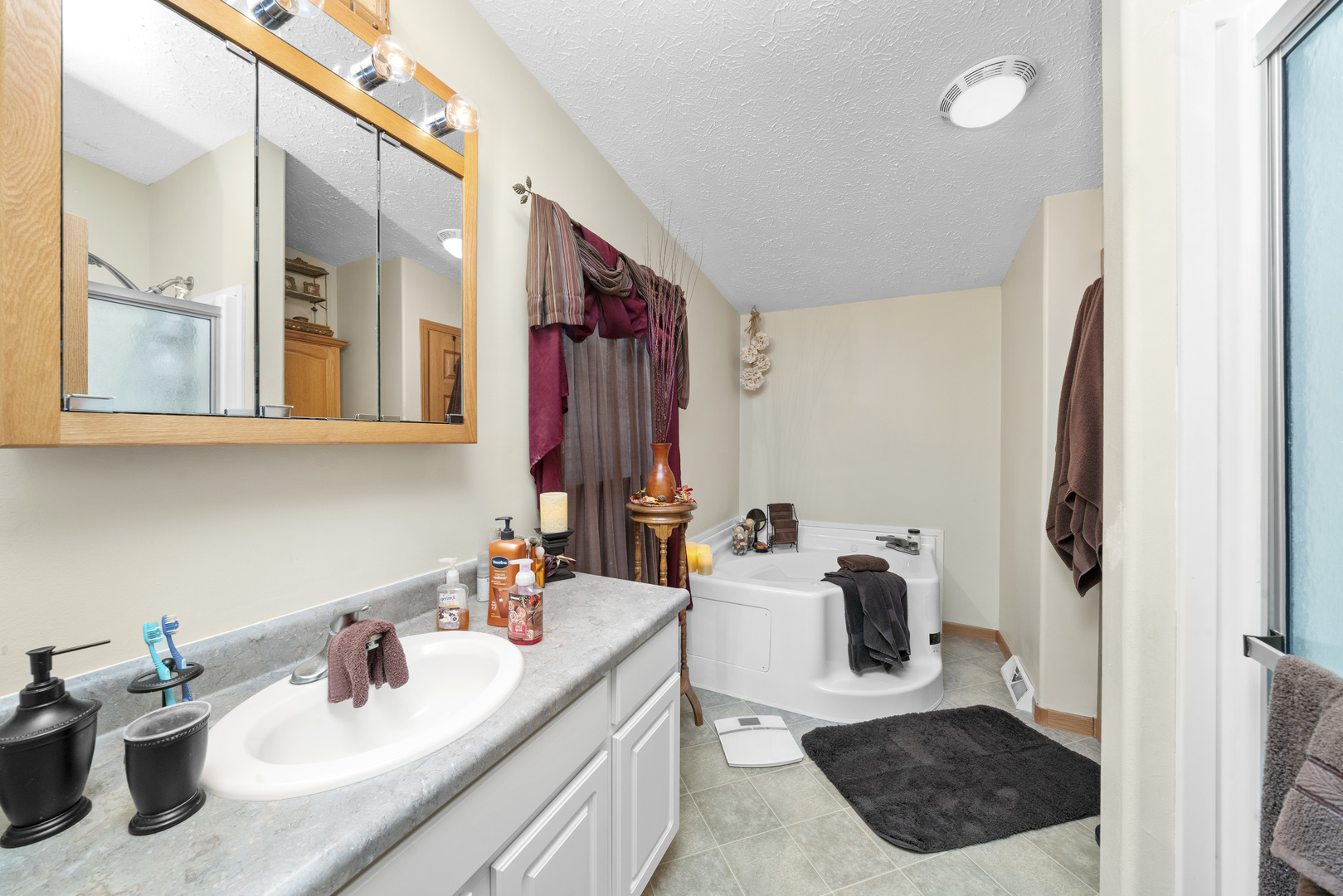 32 Peggy Drive, Sandwich, IL 60548