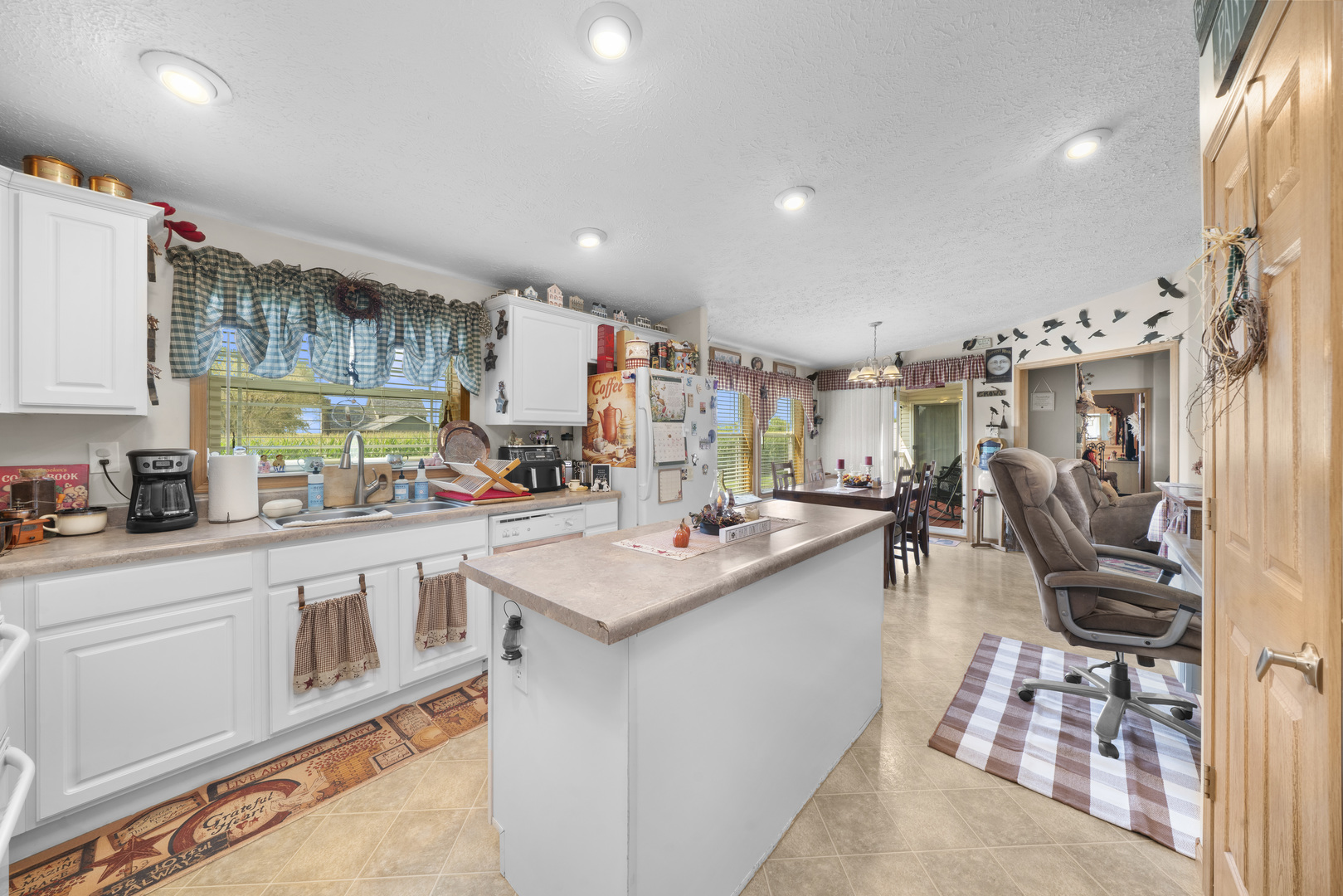 32 Peggy Drive, Sandwich, IL 60548
