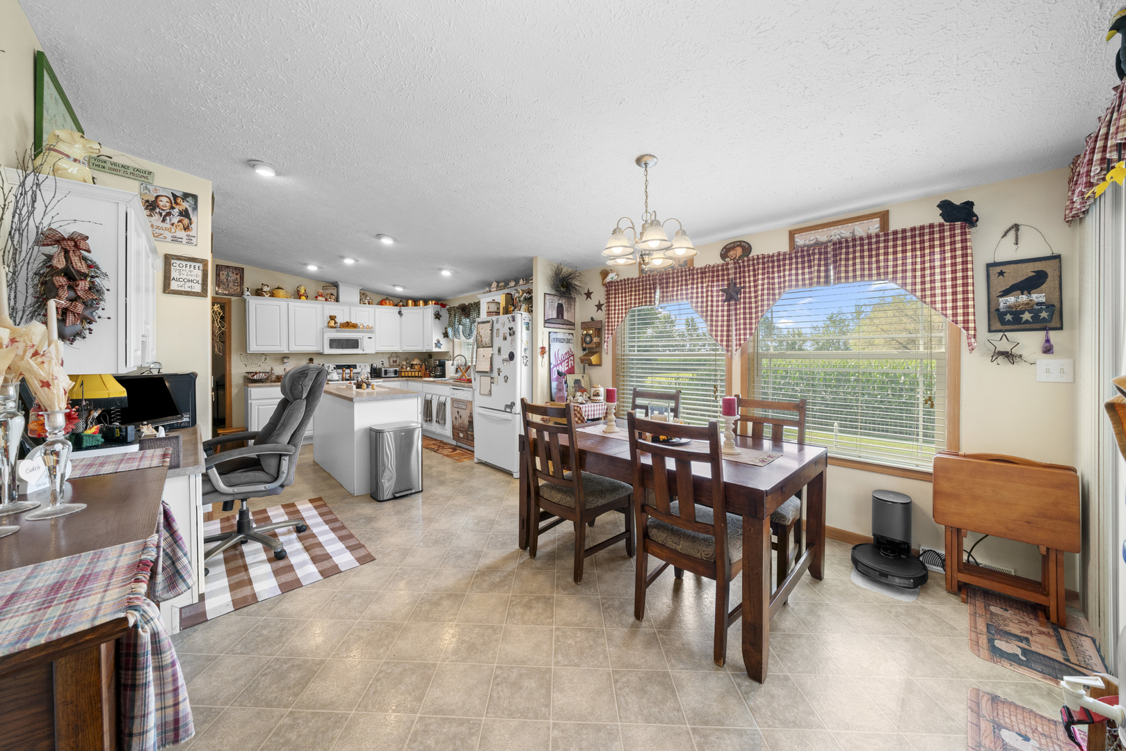 32 Peggy Drive, Sandwich, IL 60548