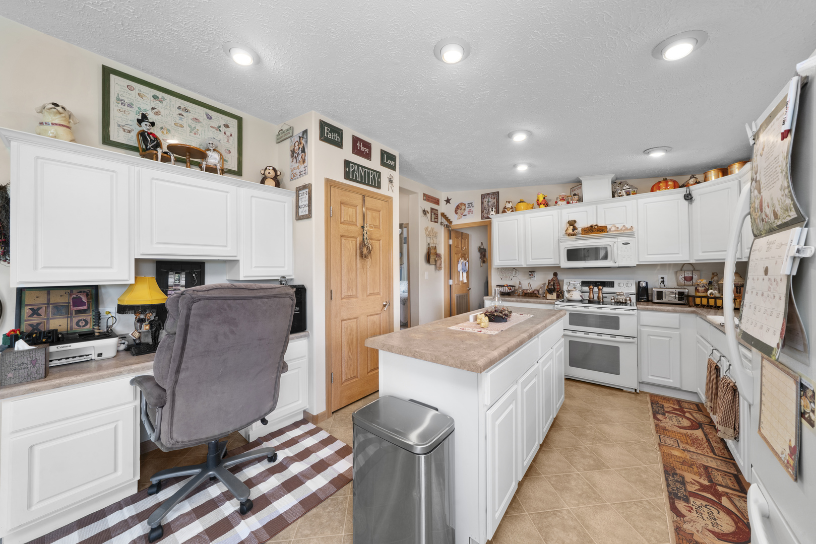 32 Peggy Drive, Sandwich, IL 60548