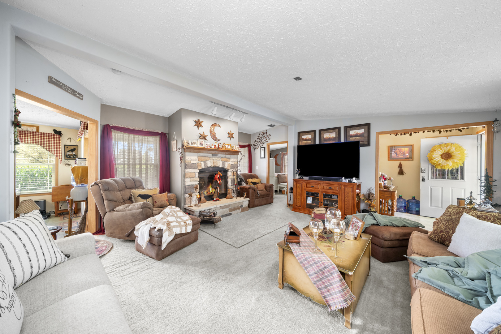 32 Peggy Drive, Sandwich, IL 60548