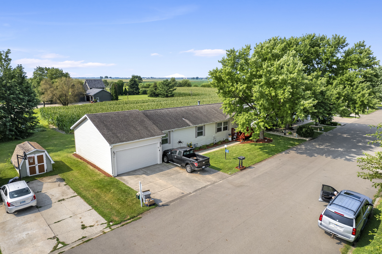 32 Peggy Drive, Sandwich, IL 60548
