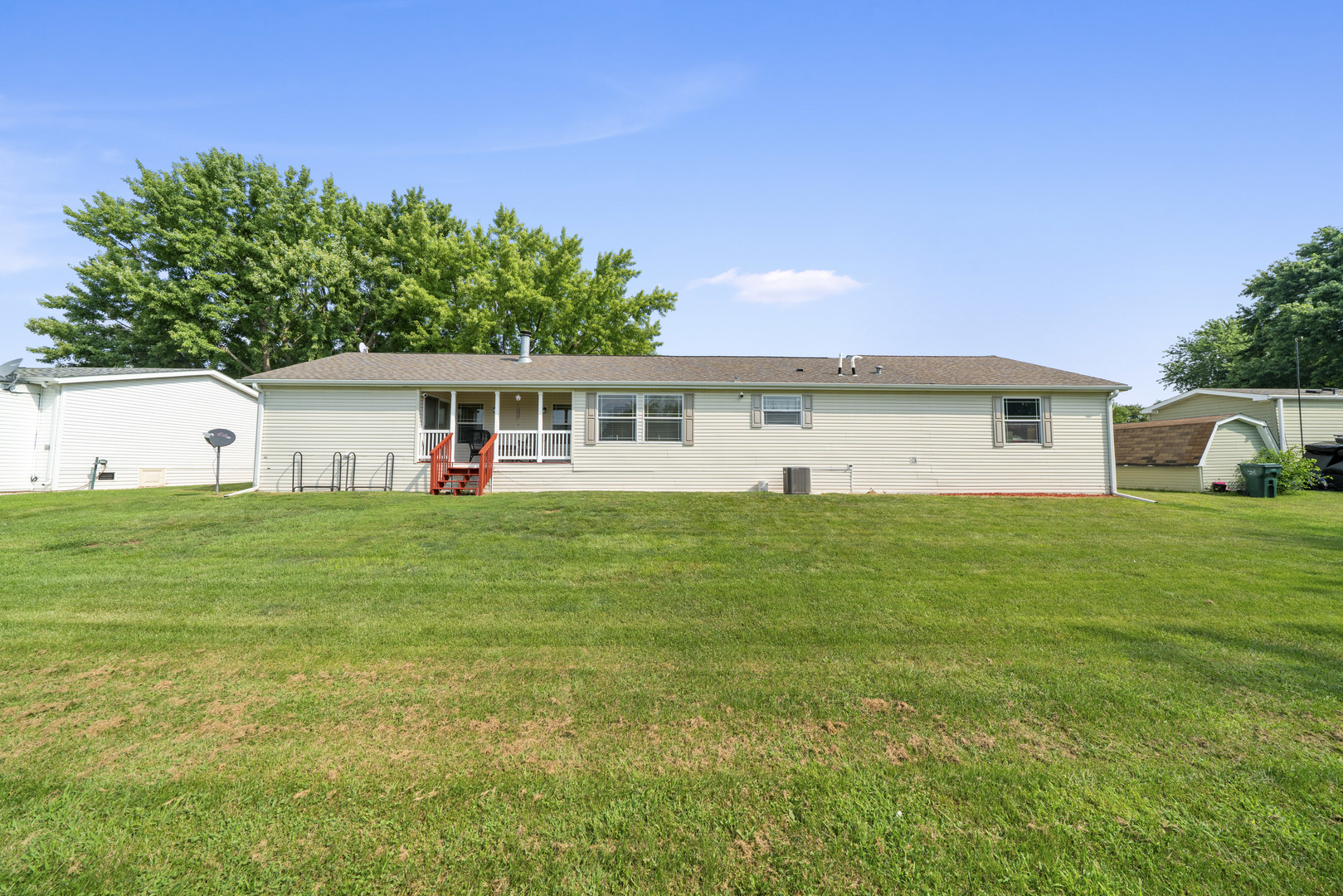 32 Peggy Drive, Sandwich, IL 60548