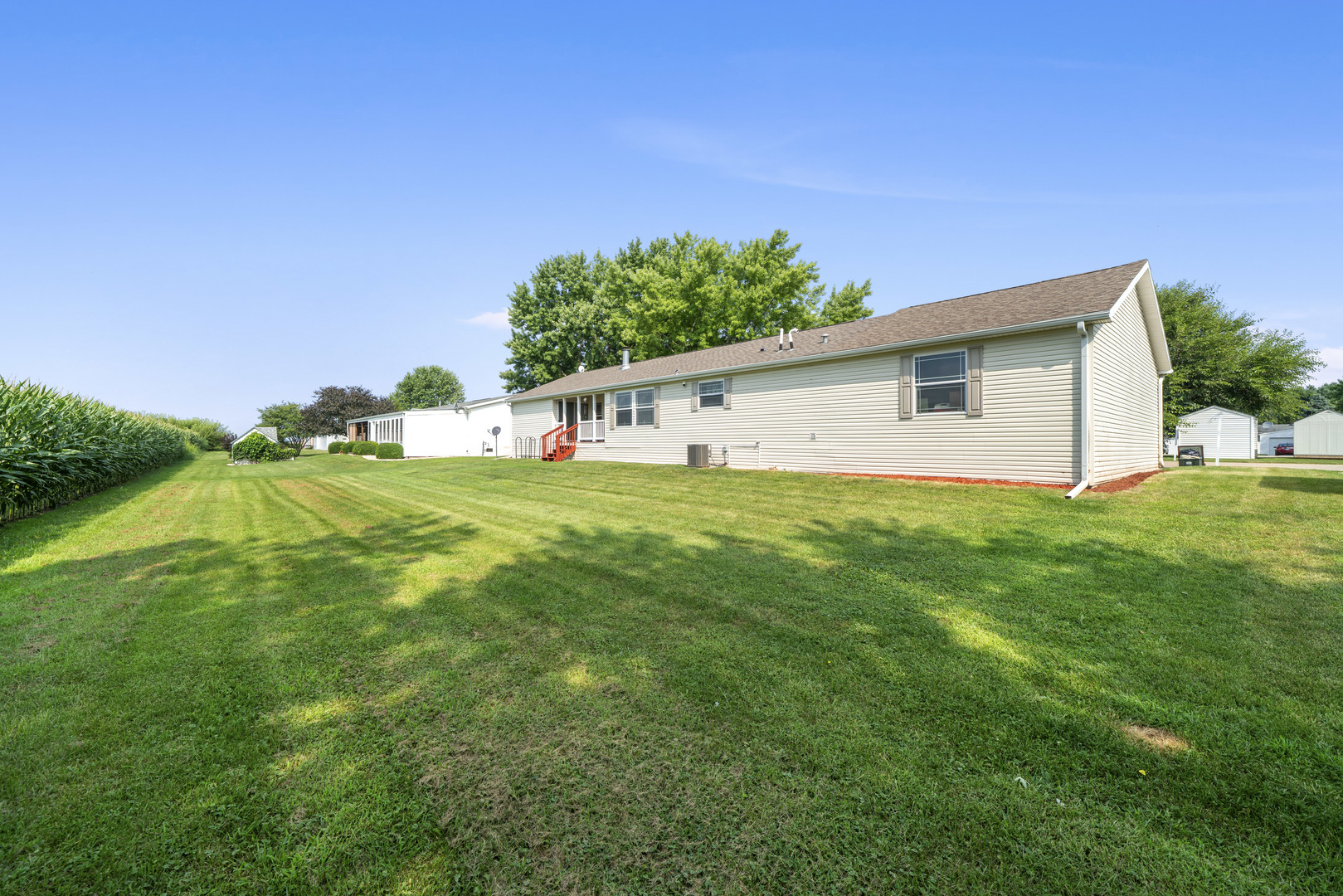32 Peggy Drive, Sandwich, IL 60548