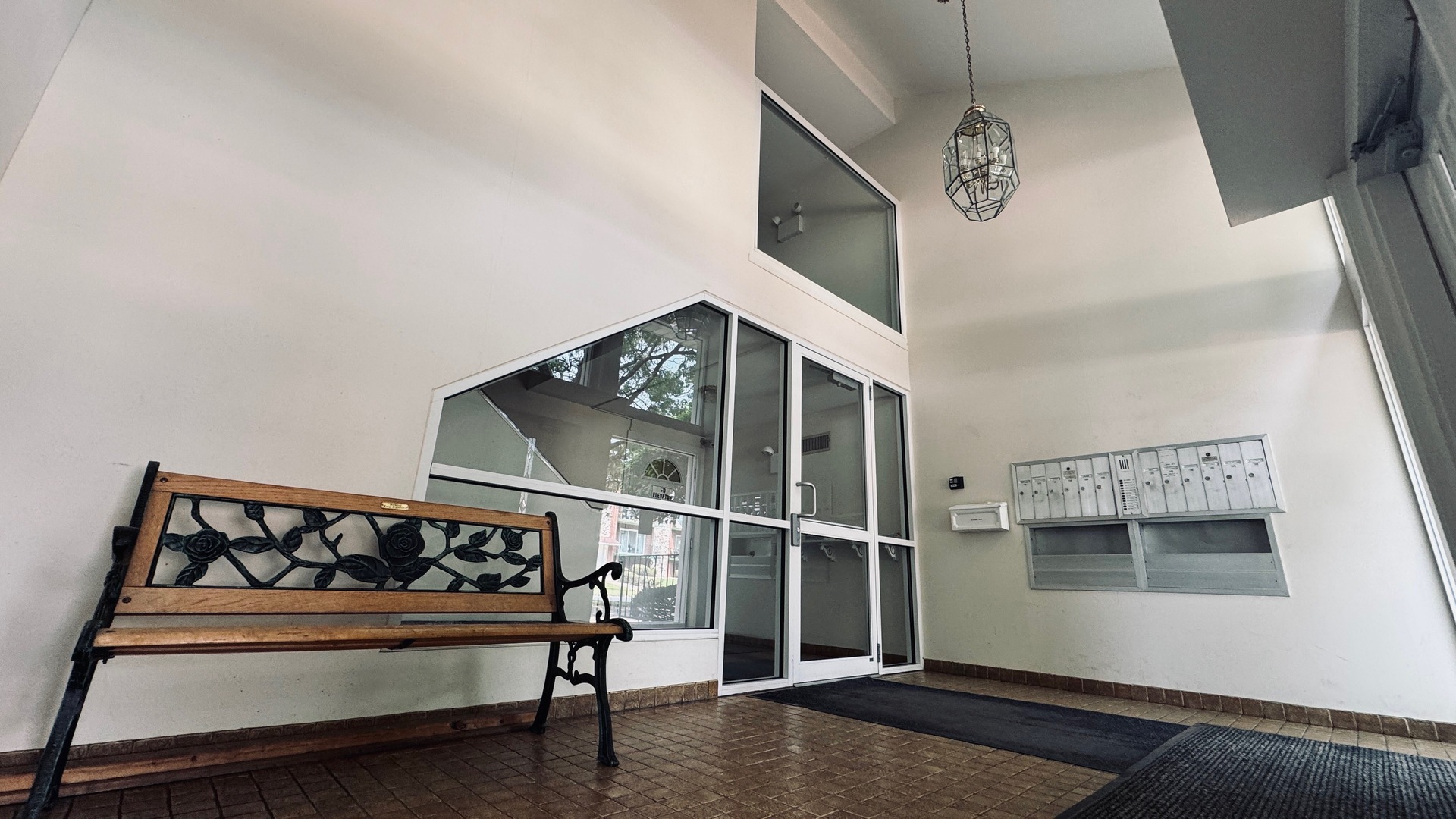 9620 S Komensky Avenue #208, Oak Lawn, IL 60453