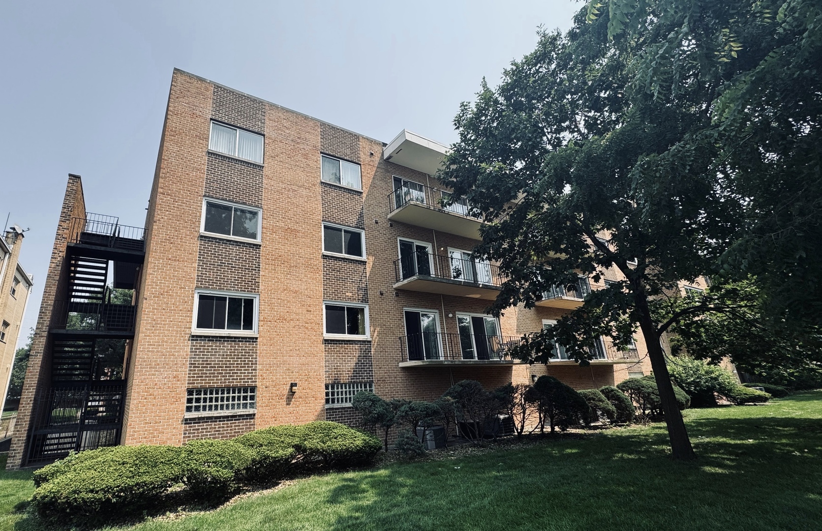 9620 S Komensky Avenue #208, Oak Lawn, IL 60453