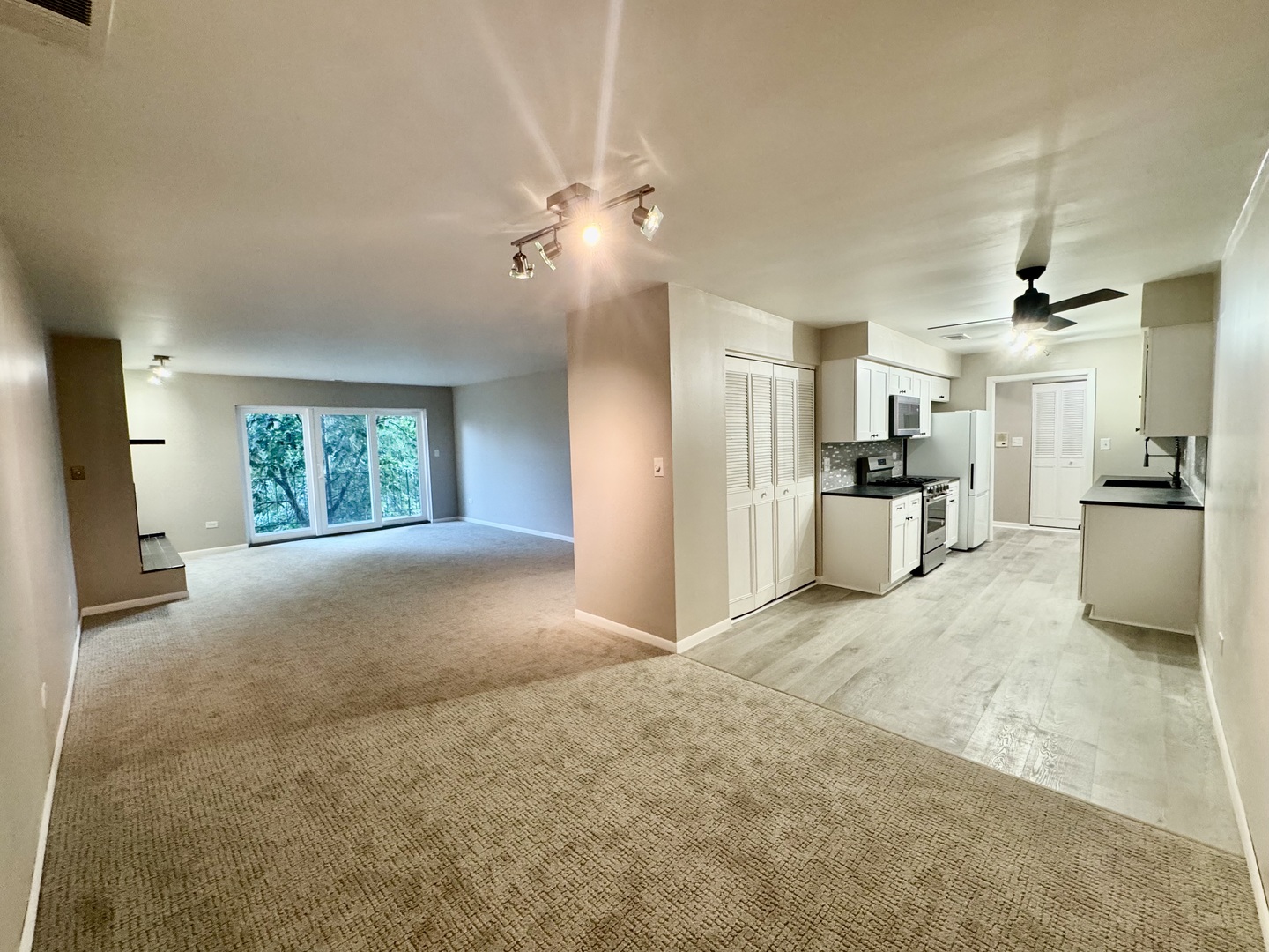 9620 S Komensky Avenue #208, Oak Lawn, IL 60453