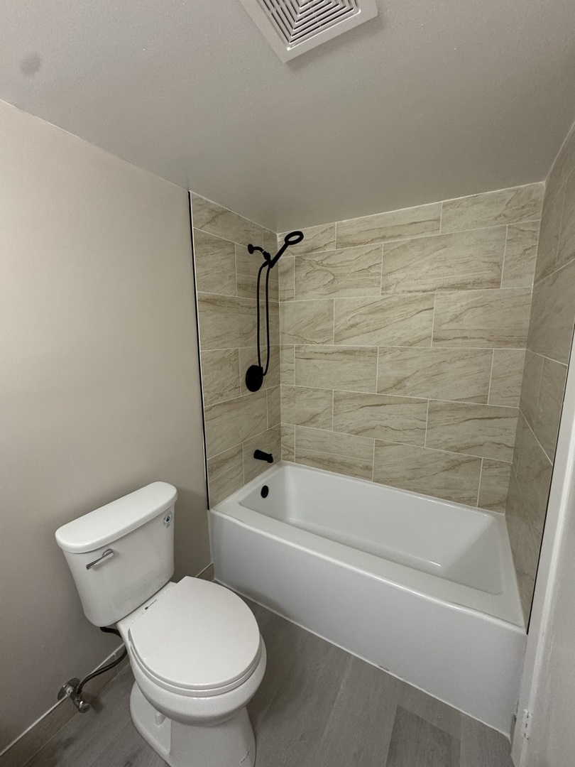 9620 S Komensky Avenue #208, Oak Lawn, IL 60453