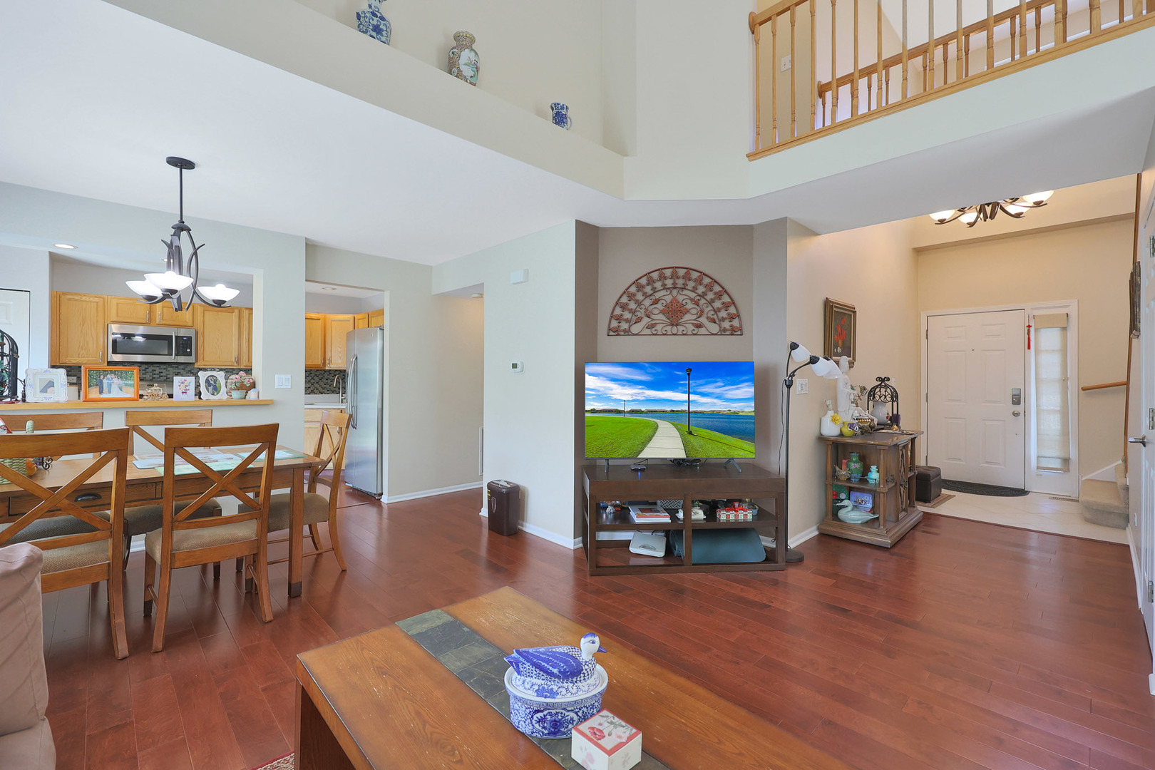 1535 E Chivalry Court, Palatine, IL 60074