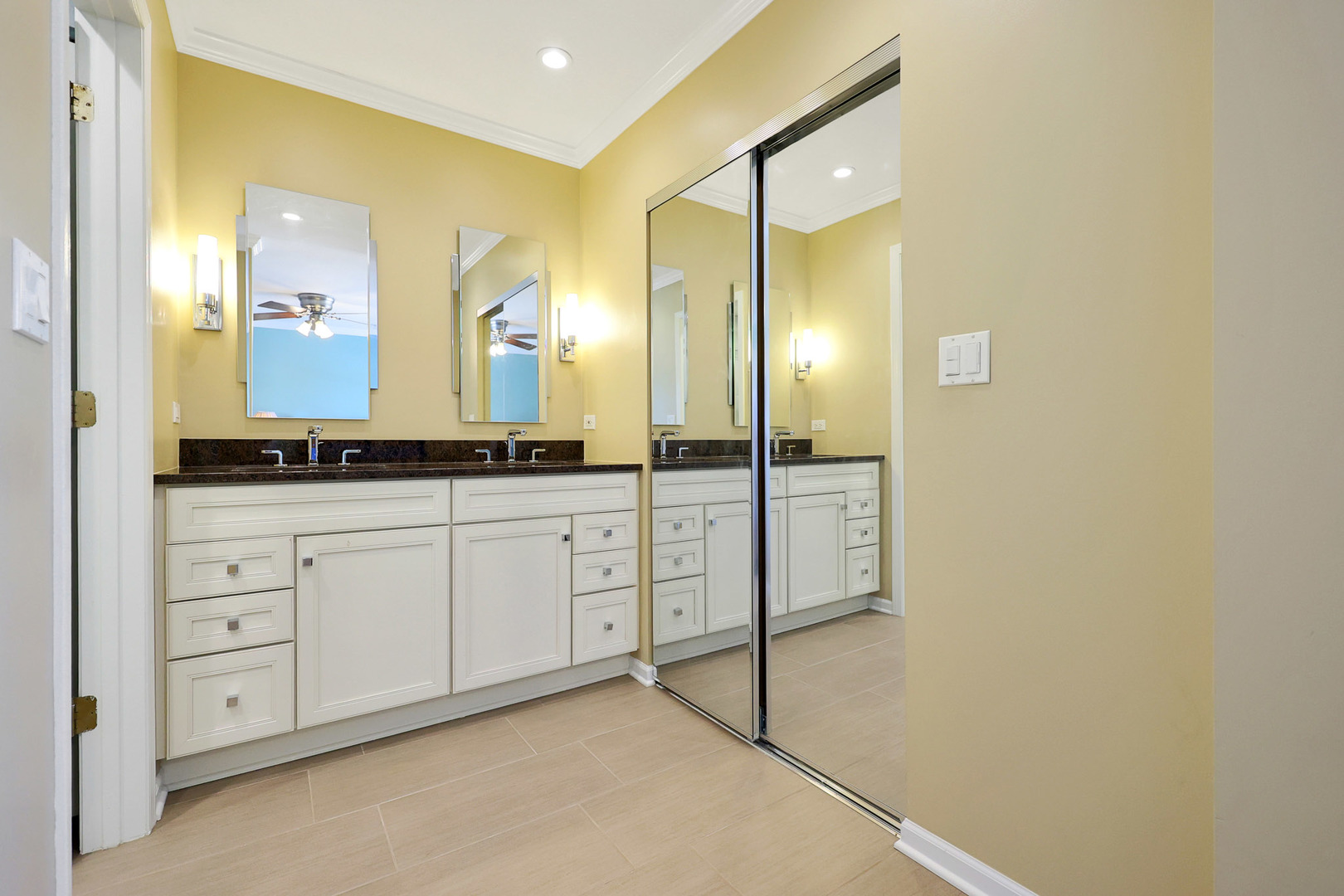 1535 E Chivalry Court, Palatine, IL 60074
