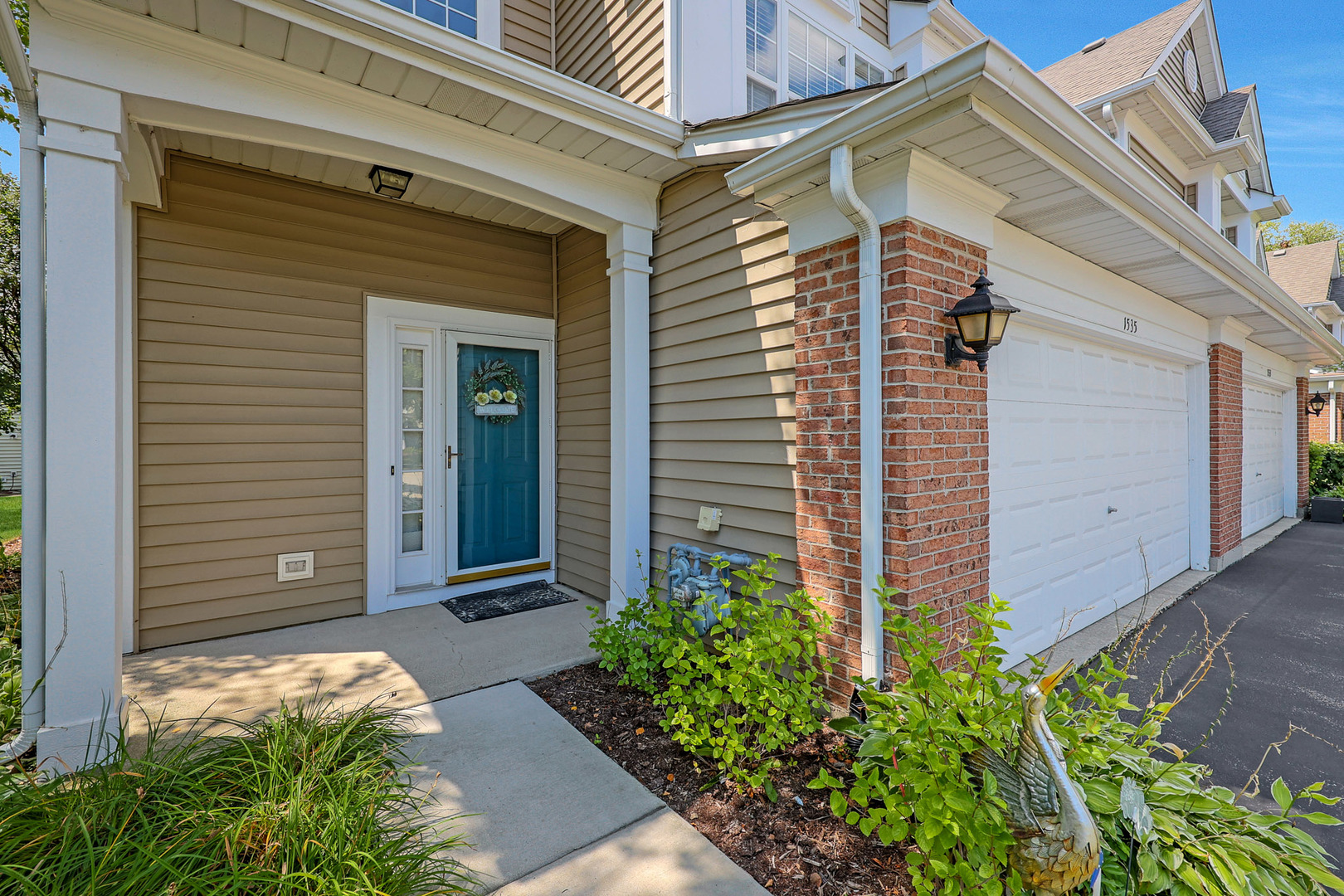 1535 E Chivalry Court, Palatine, IL 60074