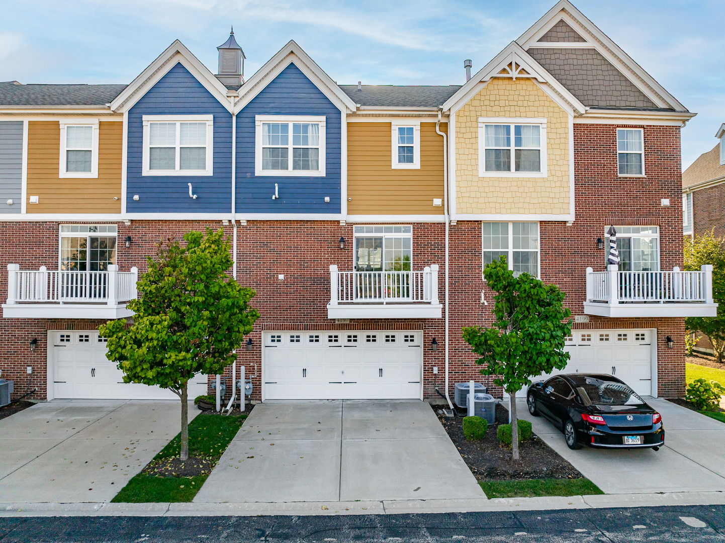 4197 Royal Mews Circle, Naperville, IL 60564