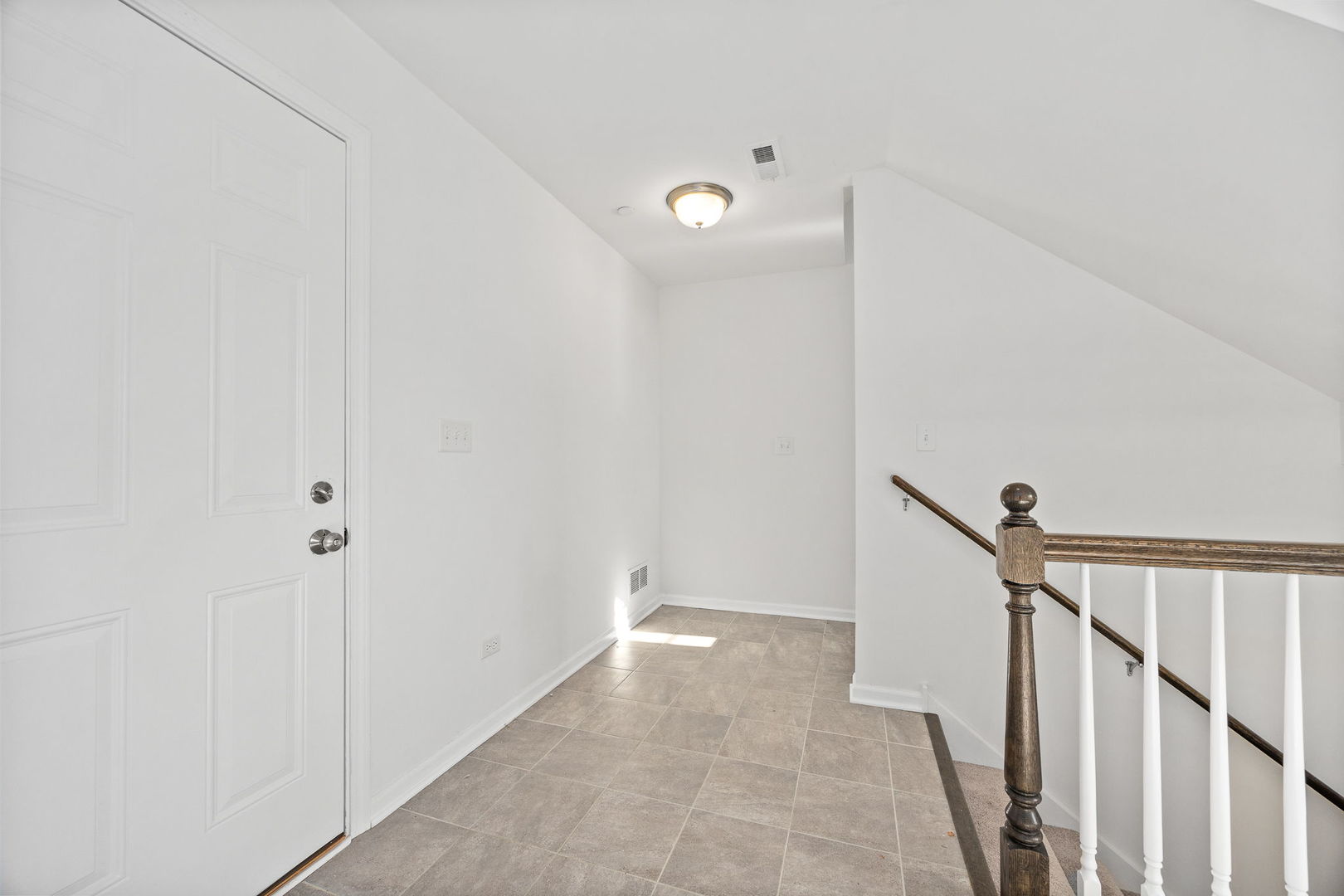 4197 Royal Mews Circle, Naperville, IL 60564