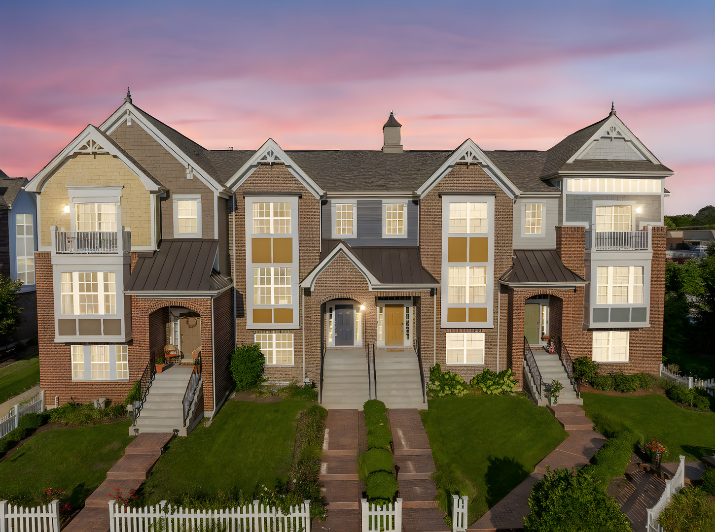 4197 Royal Mews Circle, Naperville, IL 60564