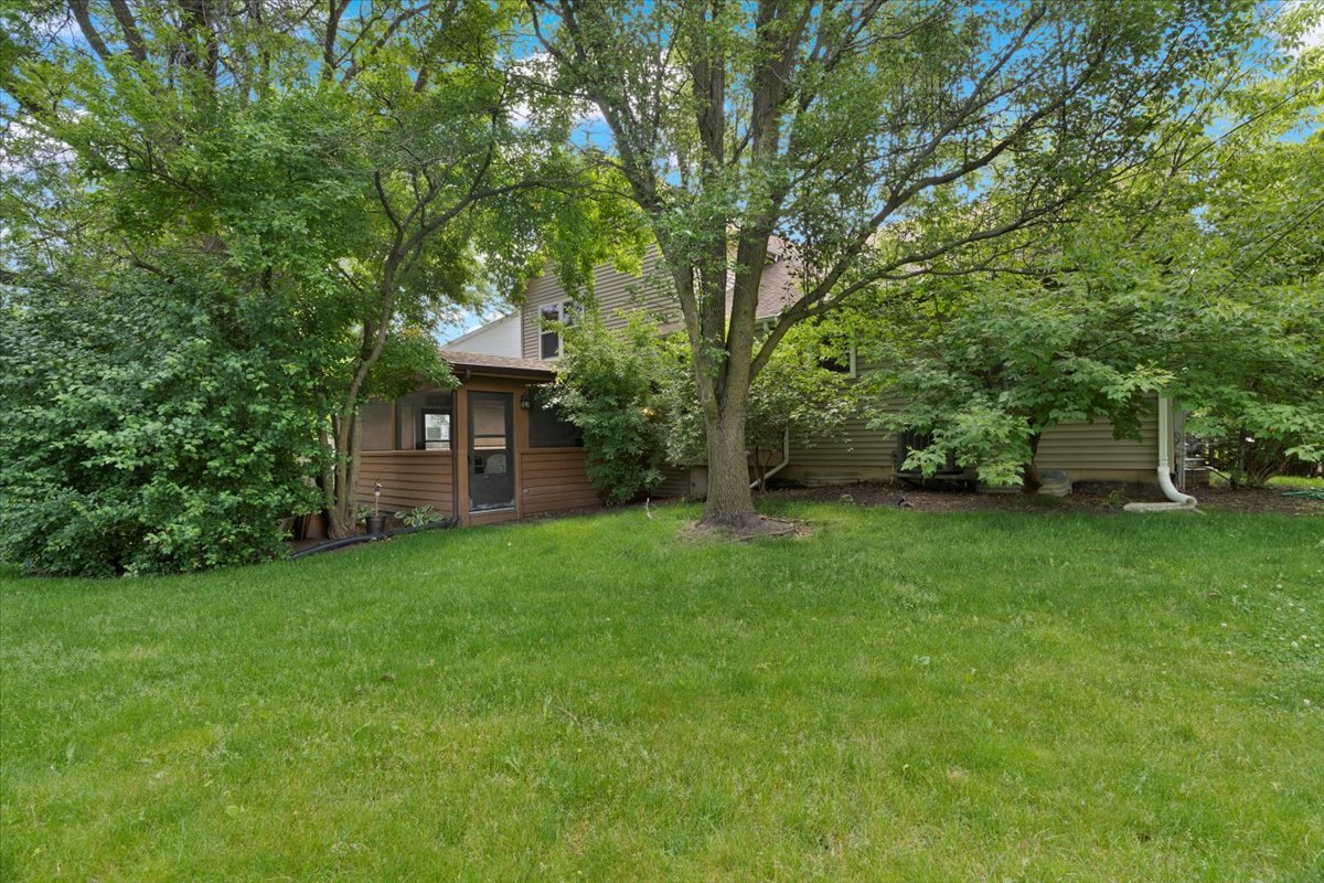 232 Lexington Court, Grayslake, IL 60030