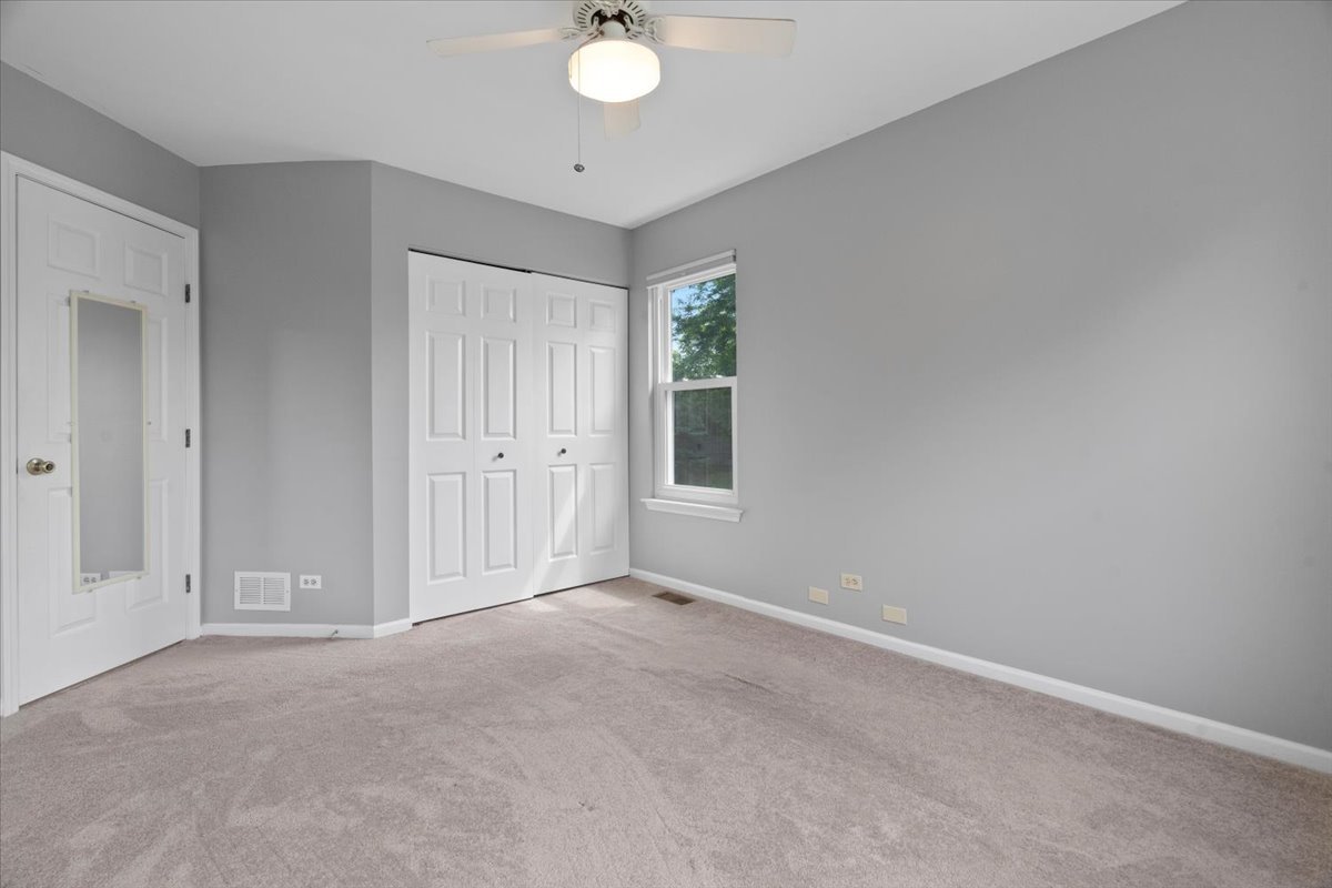 232 Lexington Court, Grayslake, IL 60030