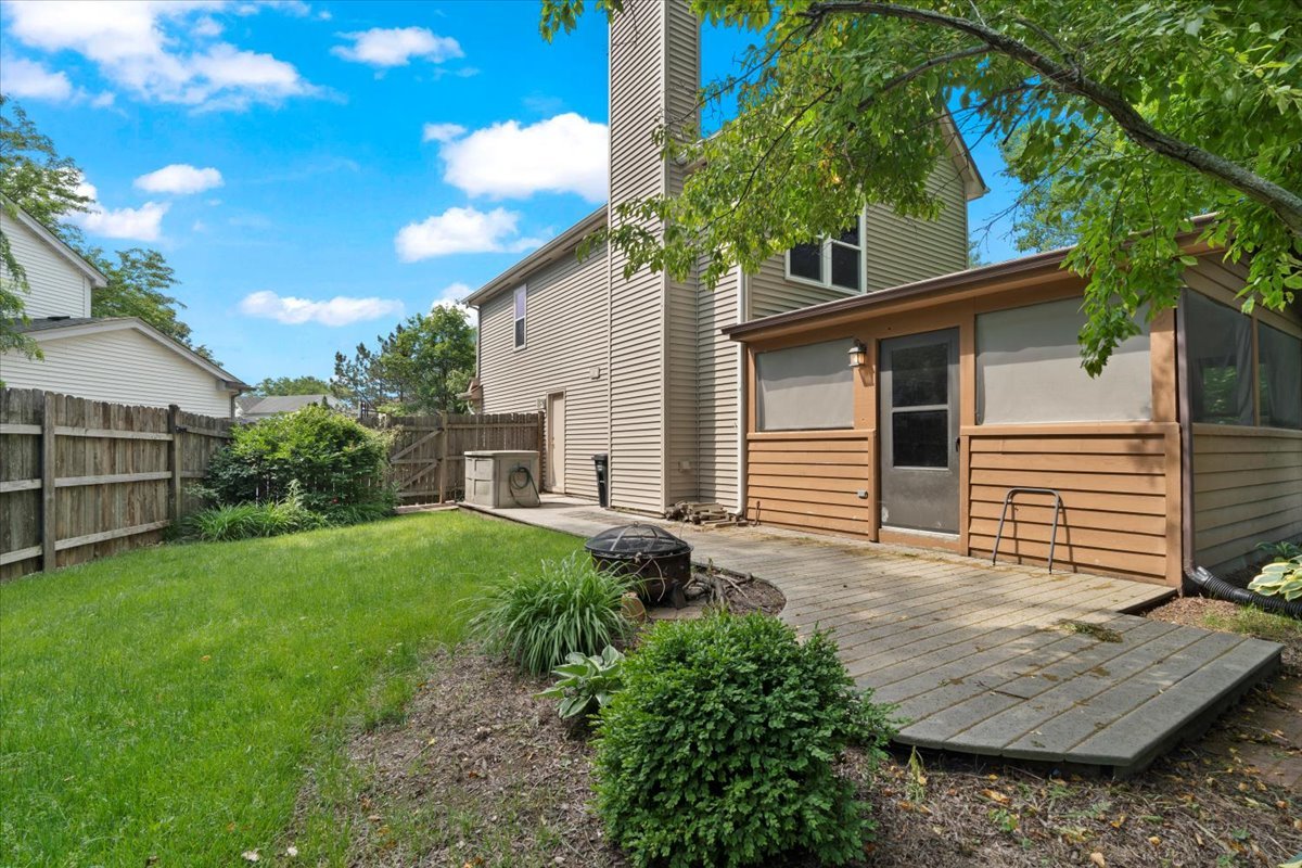 232 Lexington Court, Grayslake, IL 60030