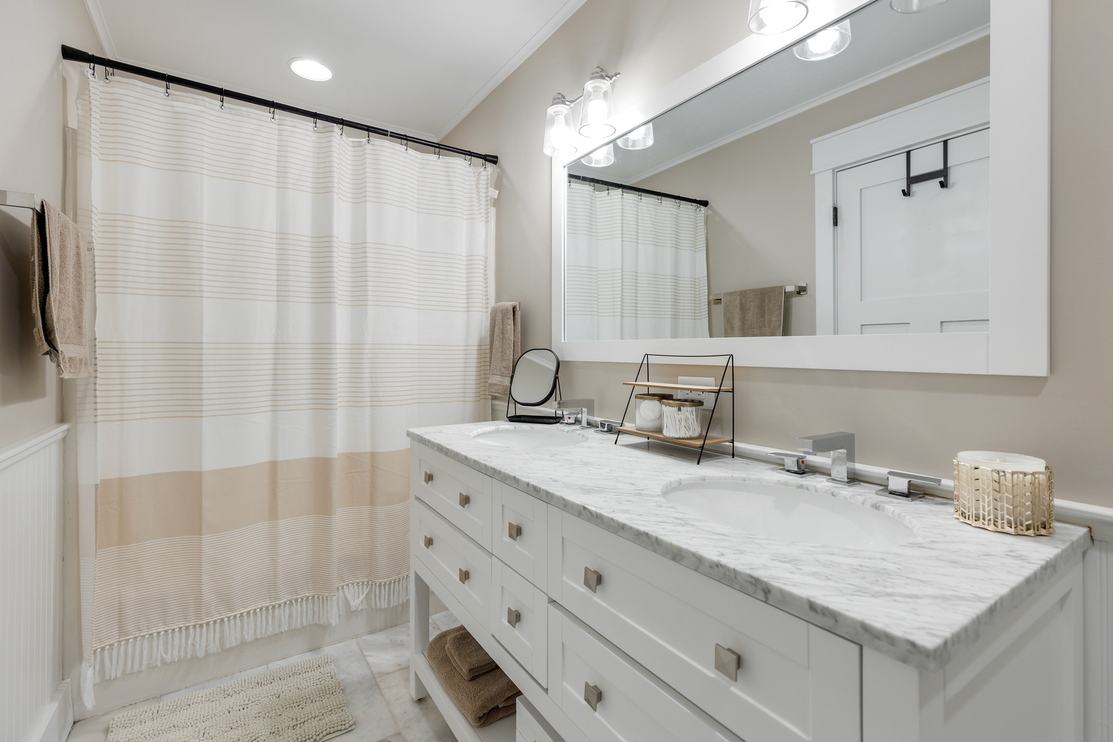 219 W Main Street #2, St. Charles, IL 60174