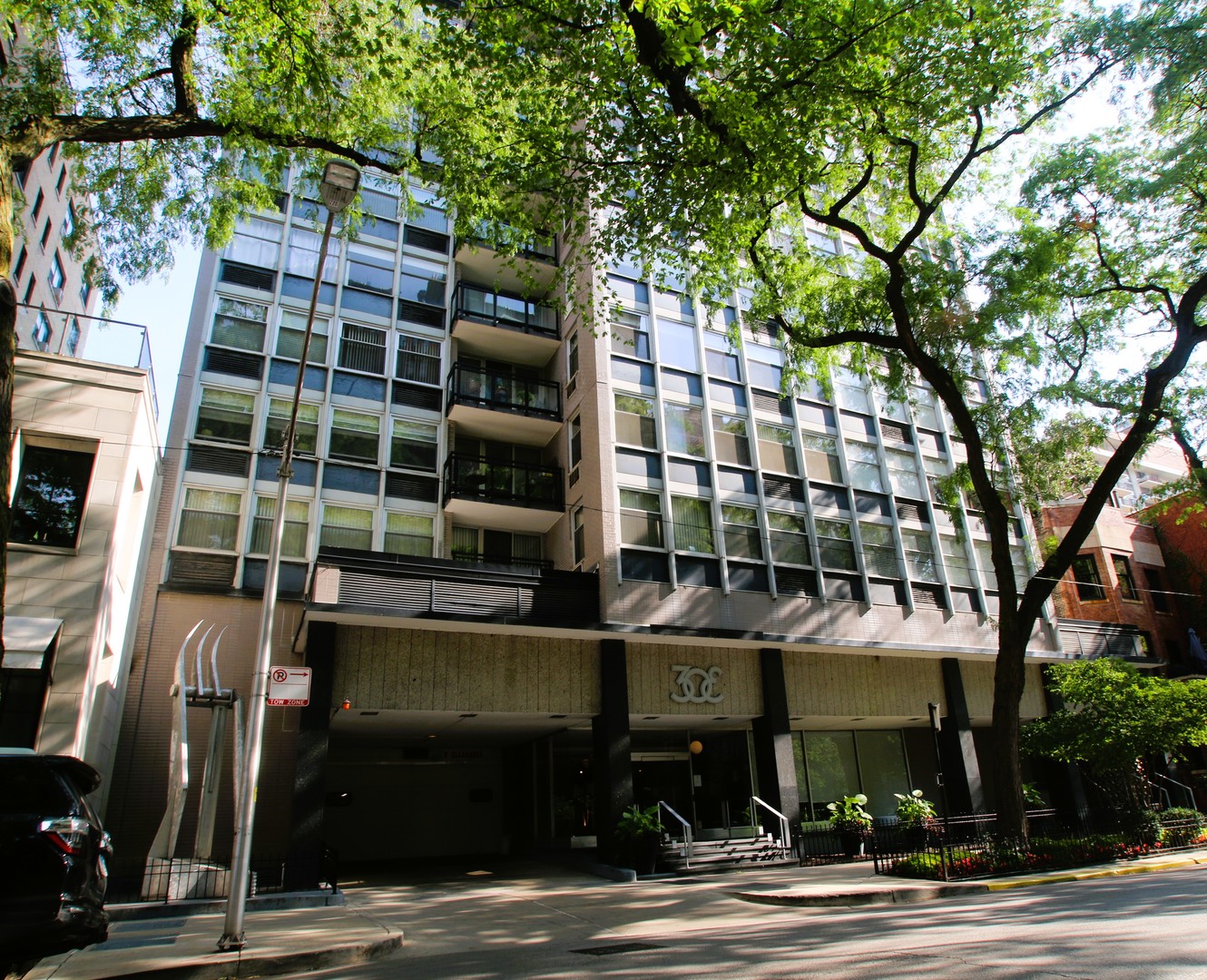 30 E Elm Street #21C, Chicago, IL 60611