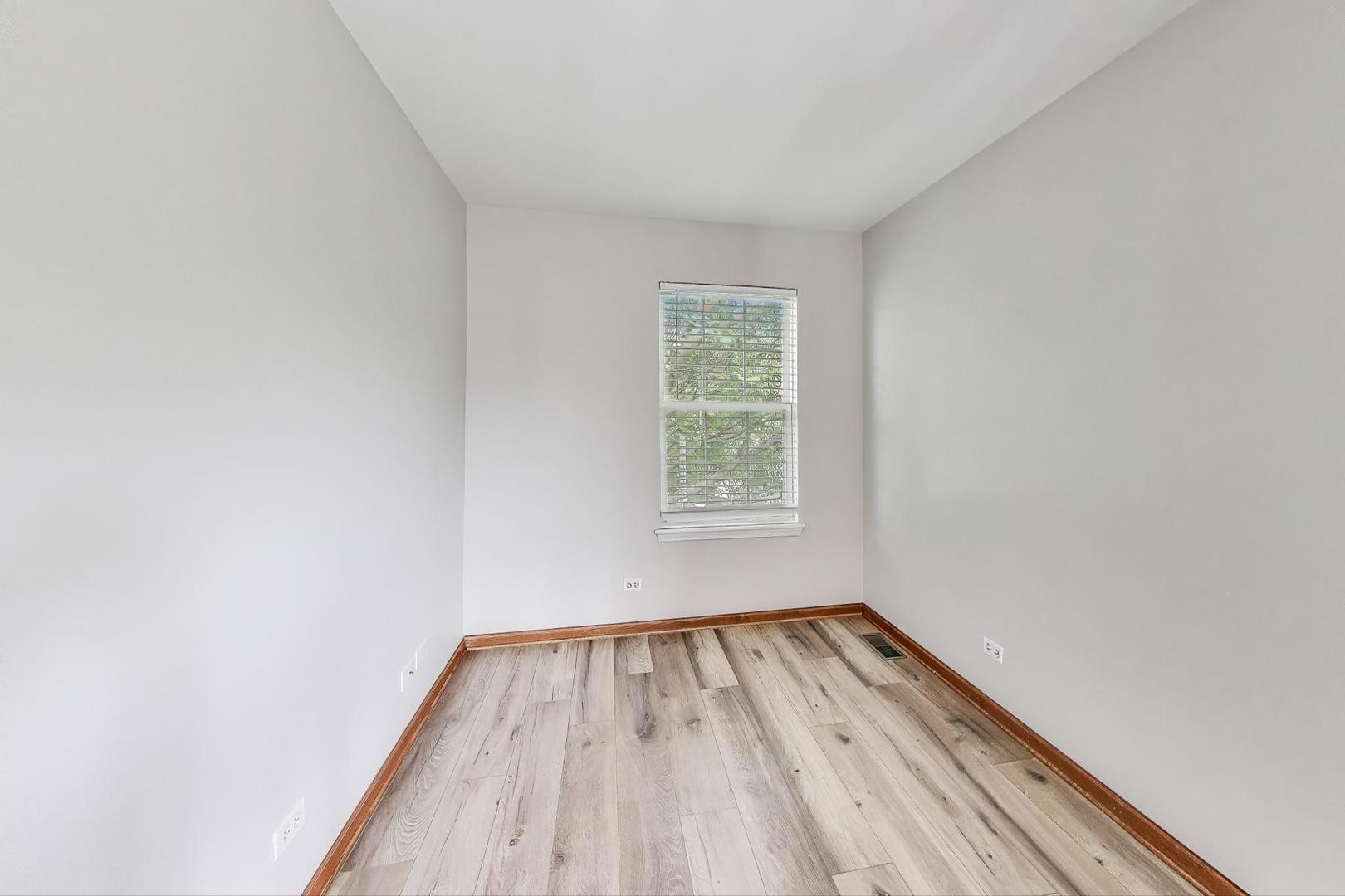 2710 Glenwood Court #2710, Naperville, IL 60564