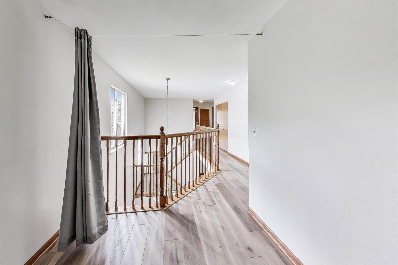 2710 Glenwood Court #2710, Naperville, IL 60564
