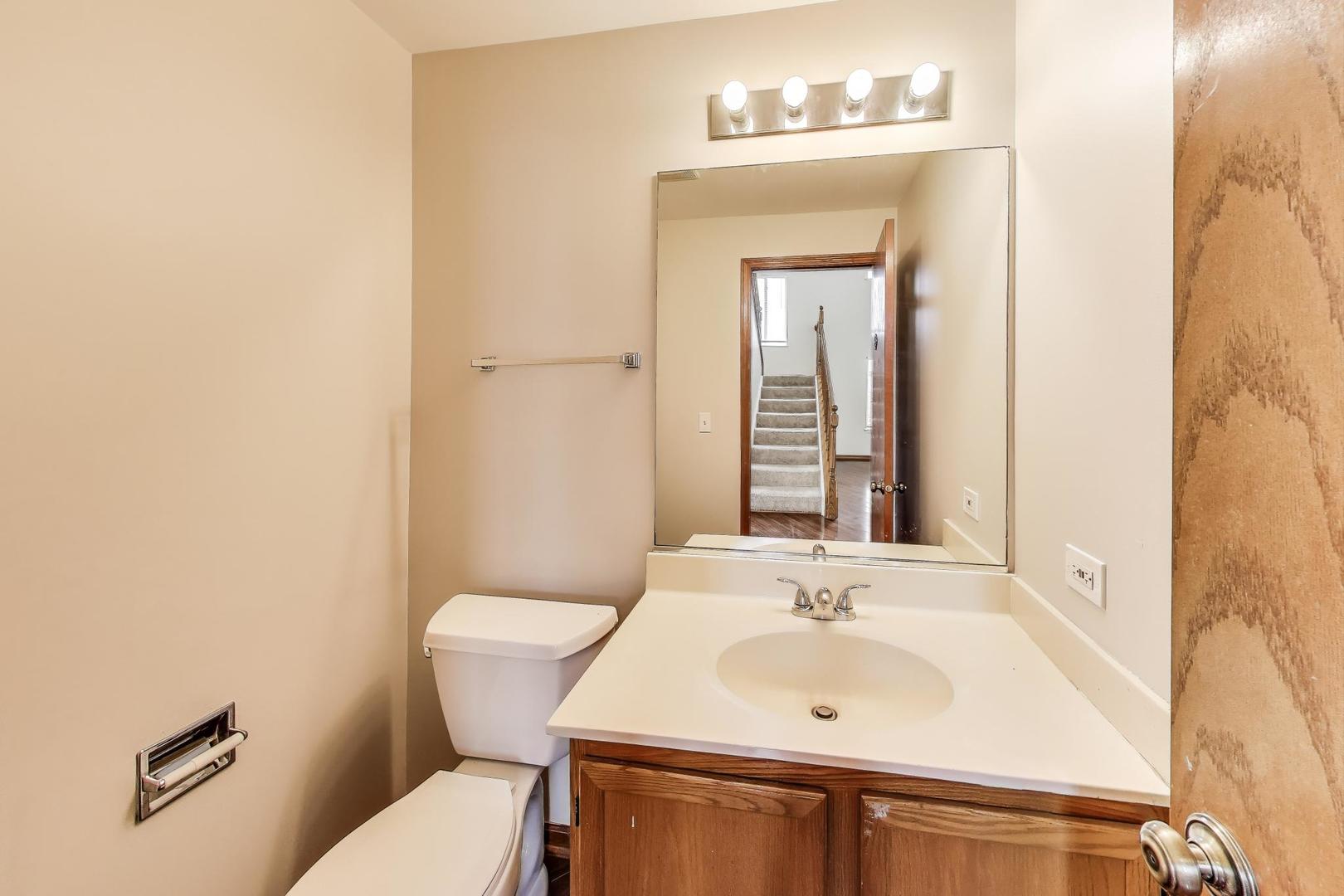2710 Glenwood Court #2710, Naperville, IL 60564