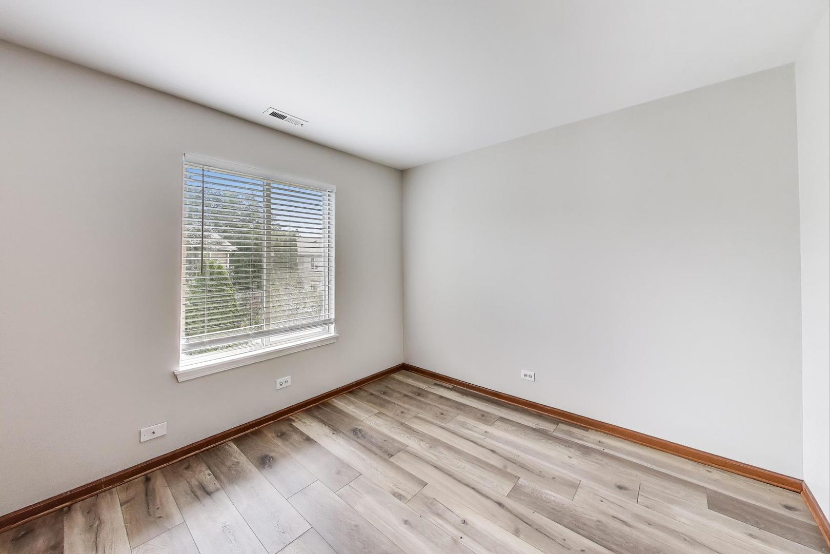 2710 Glenwood Court #2710, Naperville, IL 60564