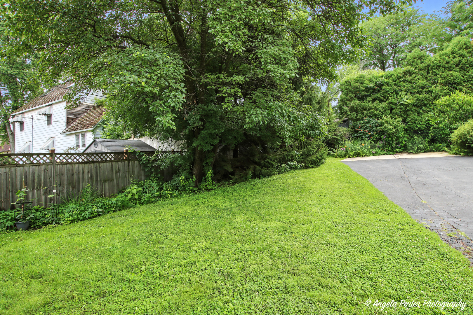 419 N Ash Street, Waukegan, IL 60085