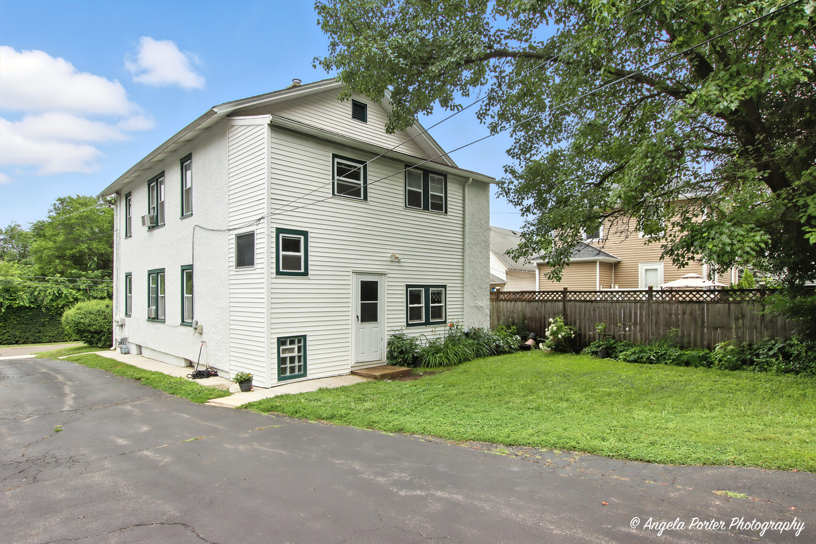 419 N Ash Street, Waukegan, IL 60085
