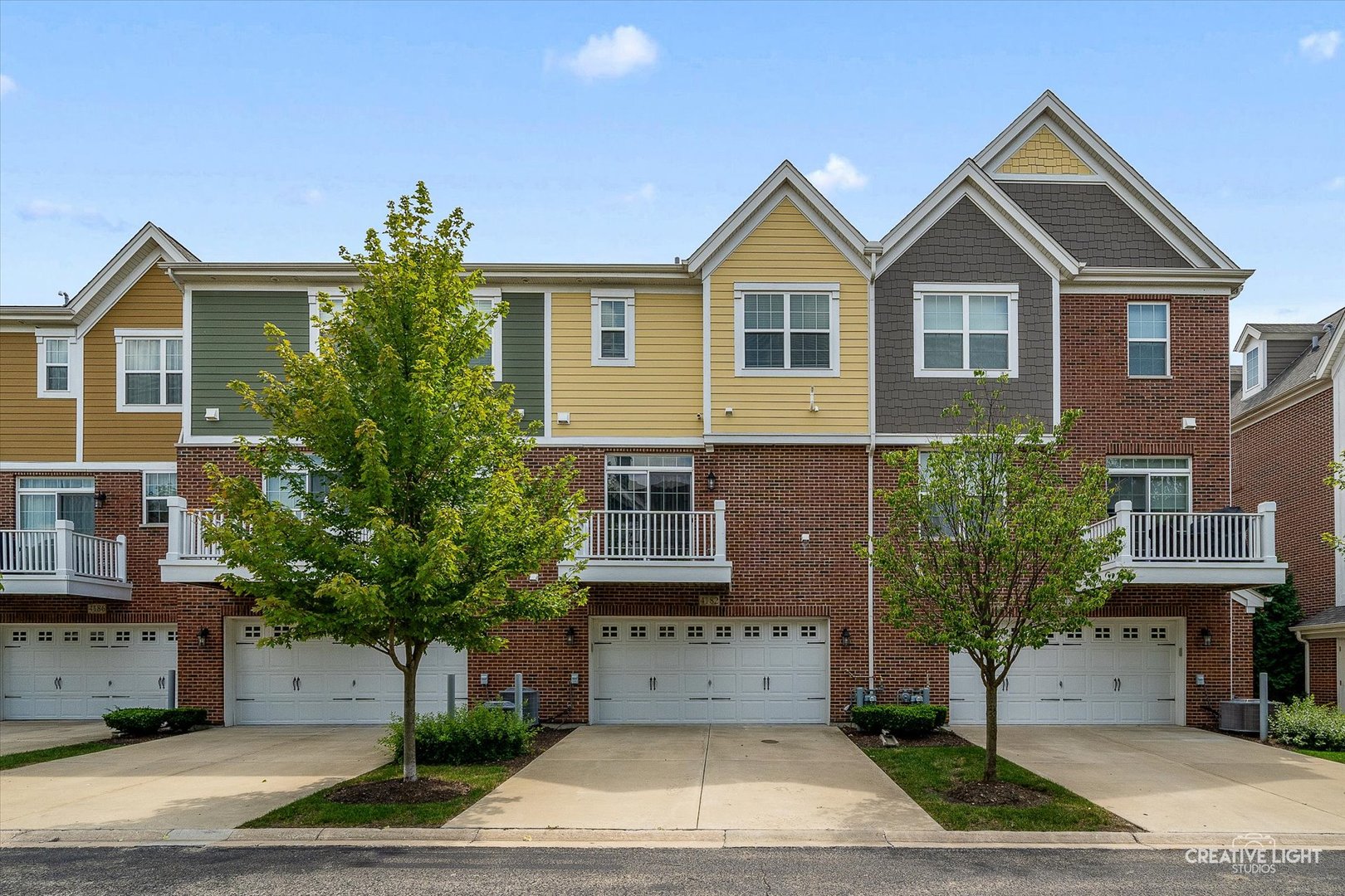 4182 Royal Mews Circle, Naperville, IL 60564