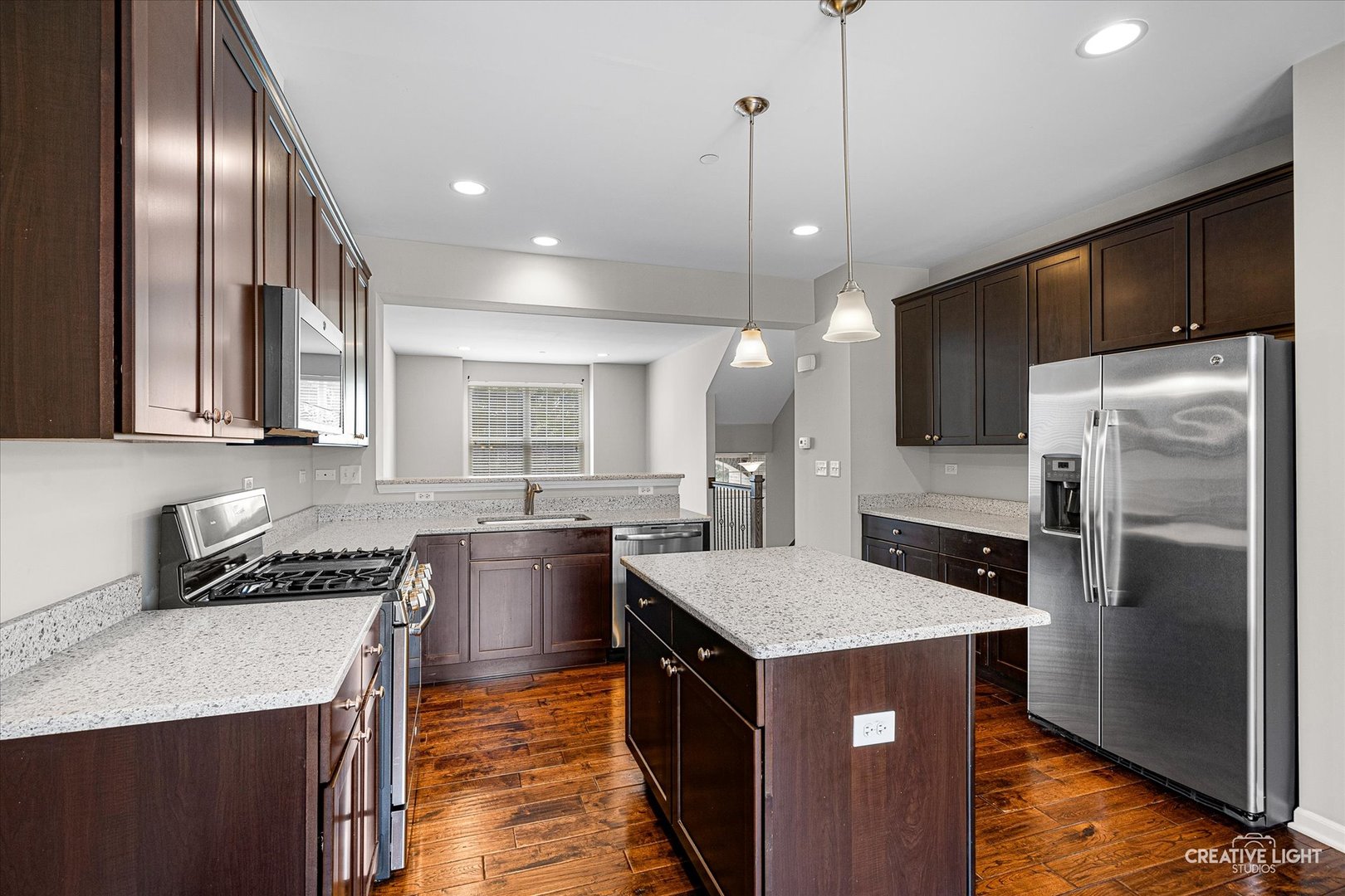 4182 Royal Mews Circle, Naperville, IL 60564