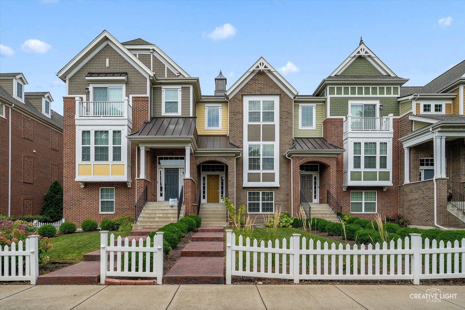 4182 Royal Mews Circle, Naperville, IL 60564