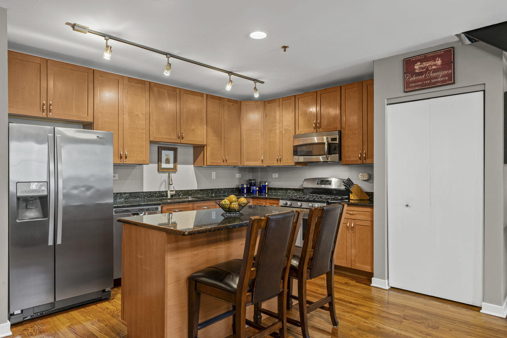 331 S Ridgeland Avenue #B, Oak Park, IL 60302
