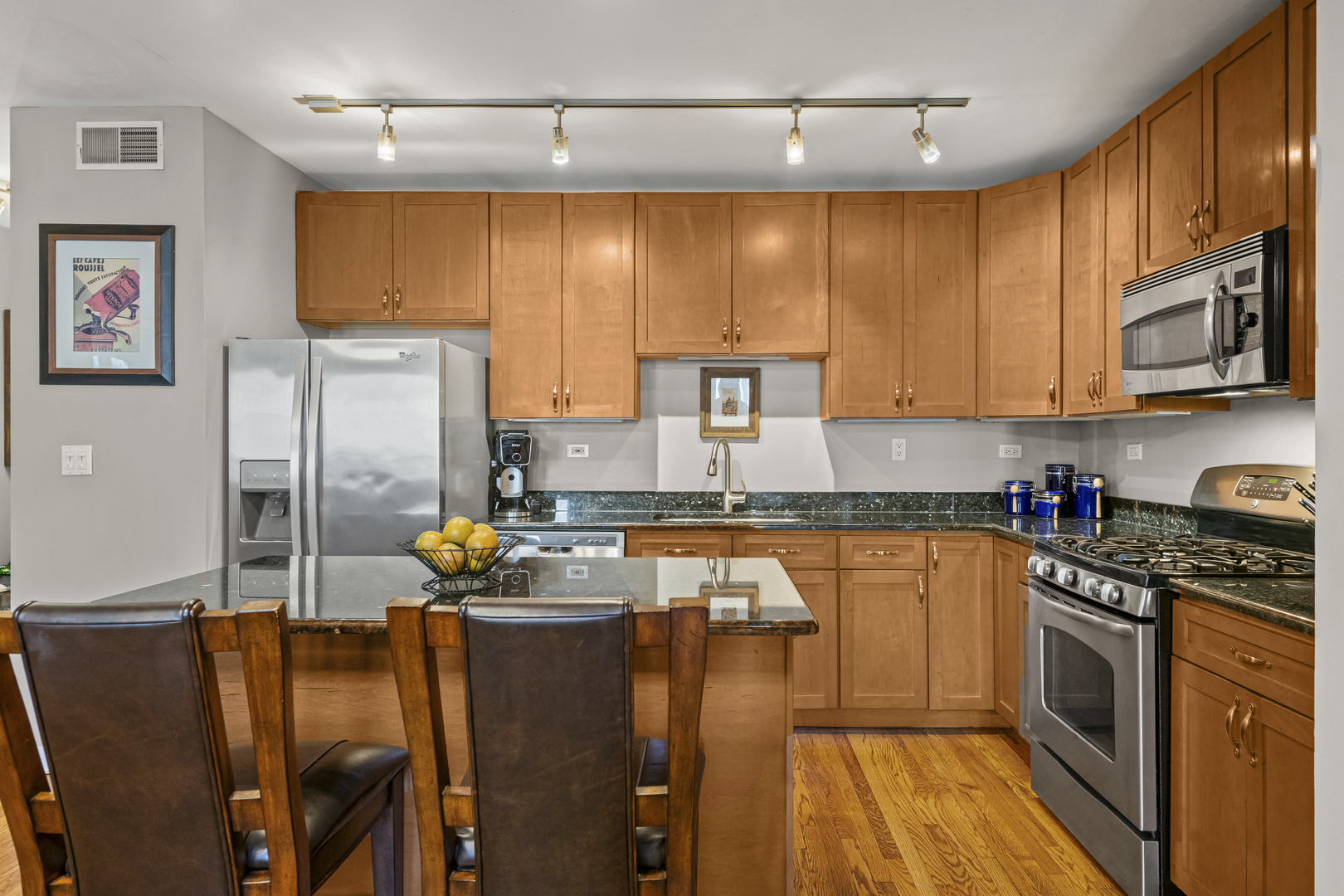 331 S Ridgeland Avenue #B, Oak Park, IL 60302