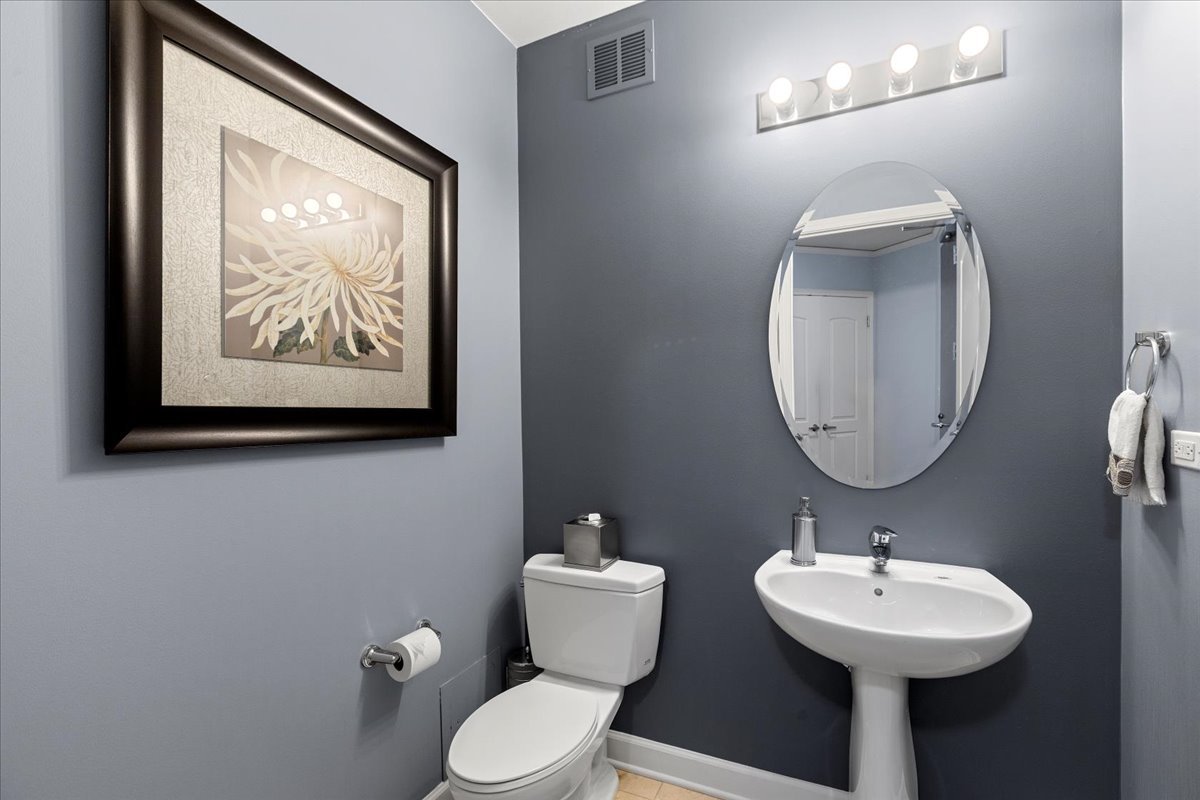 420 E WATERSIDE Drive #1410, Chicago, IL 60601