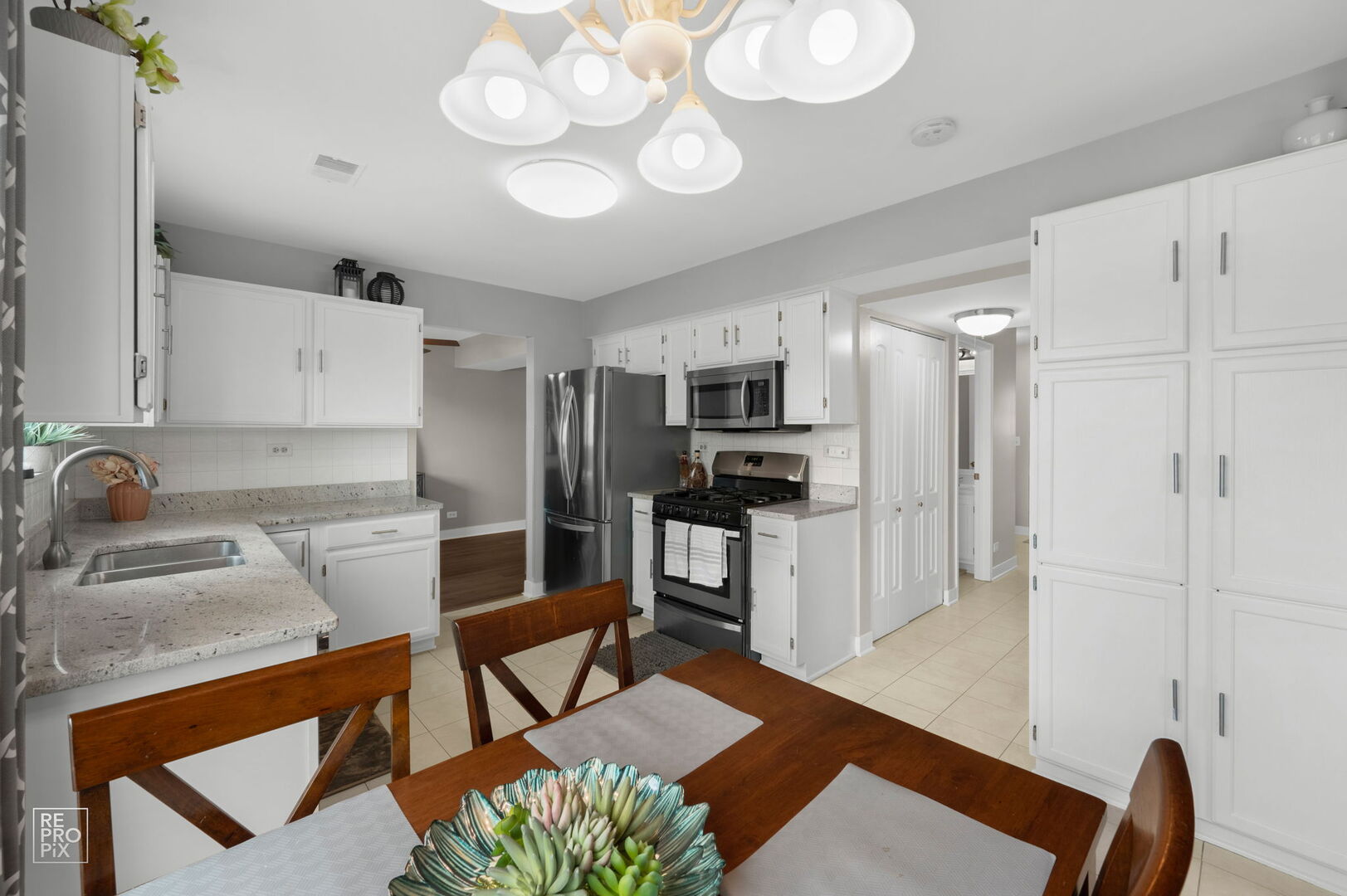 95 N Southport Road, Mundelein, IL 60060