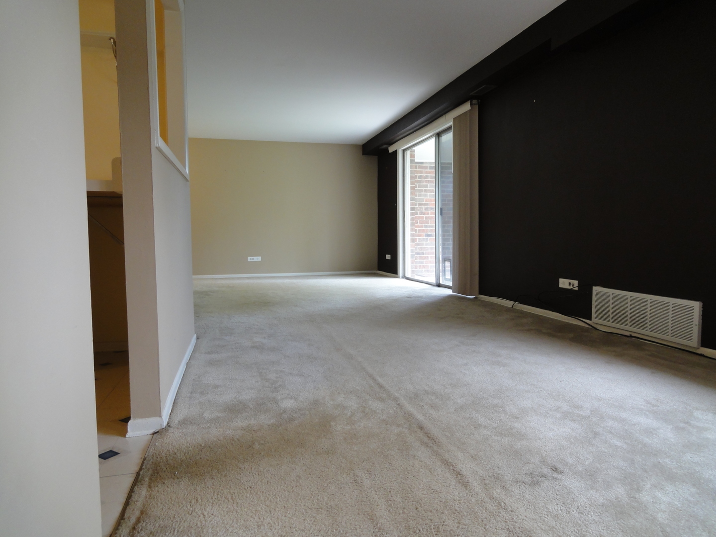 1102 MERCURY Drive #2D, Schaumburg, IL 60193
