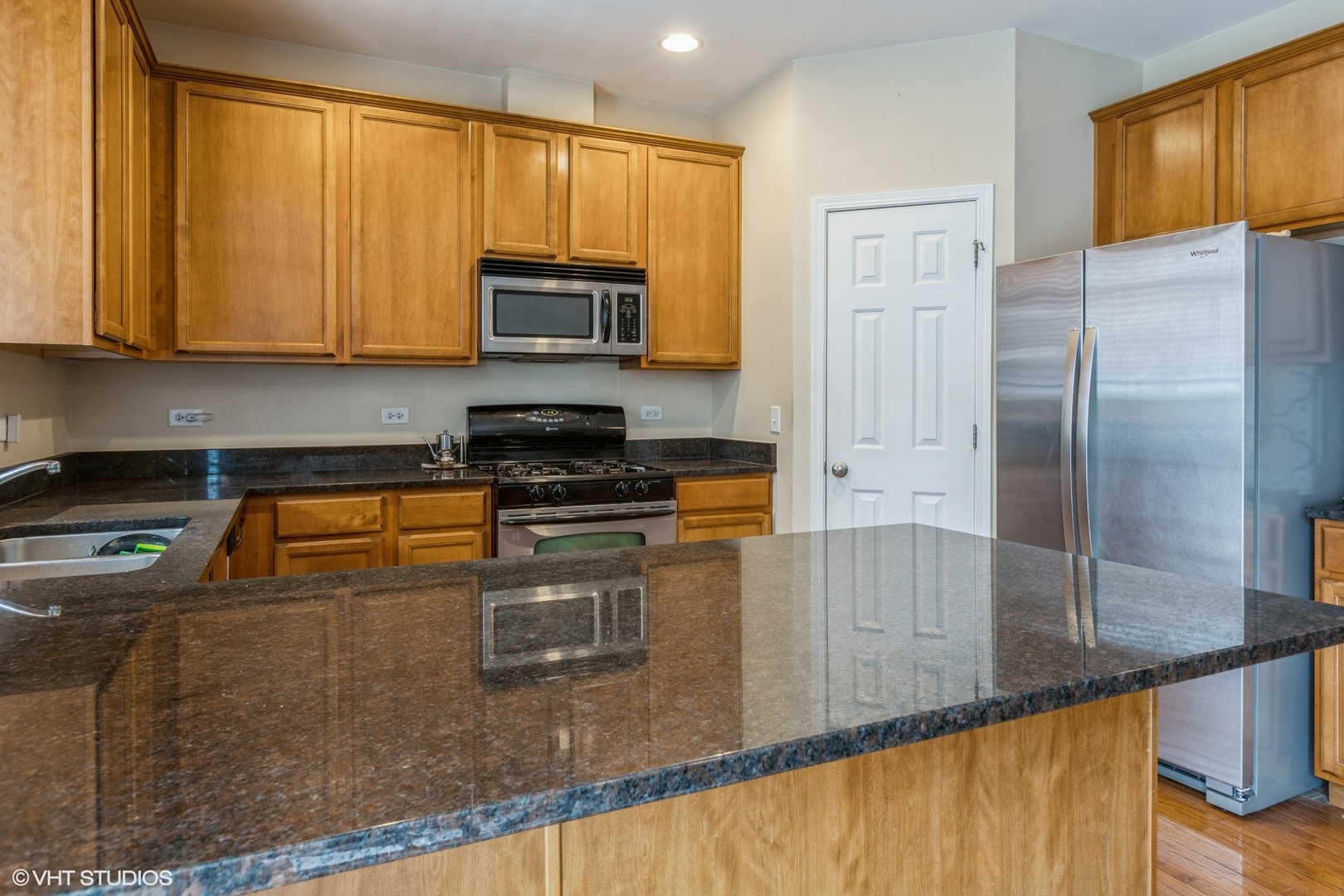 912 NEUDEARBORN Lane, Naperville, IL 60563