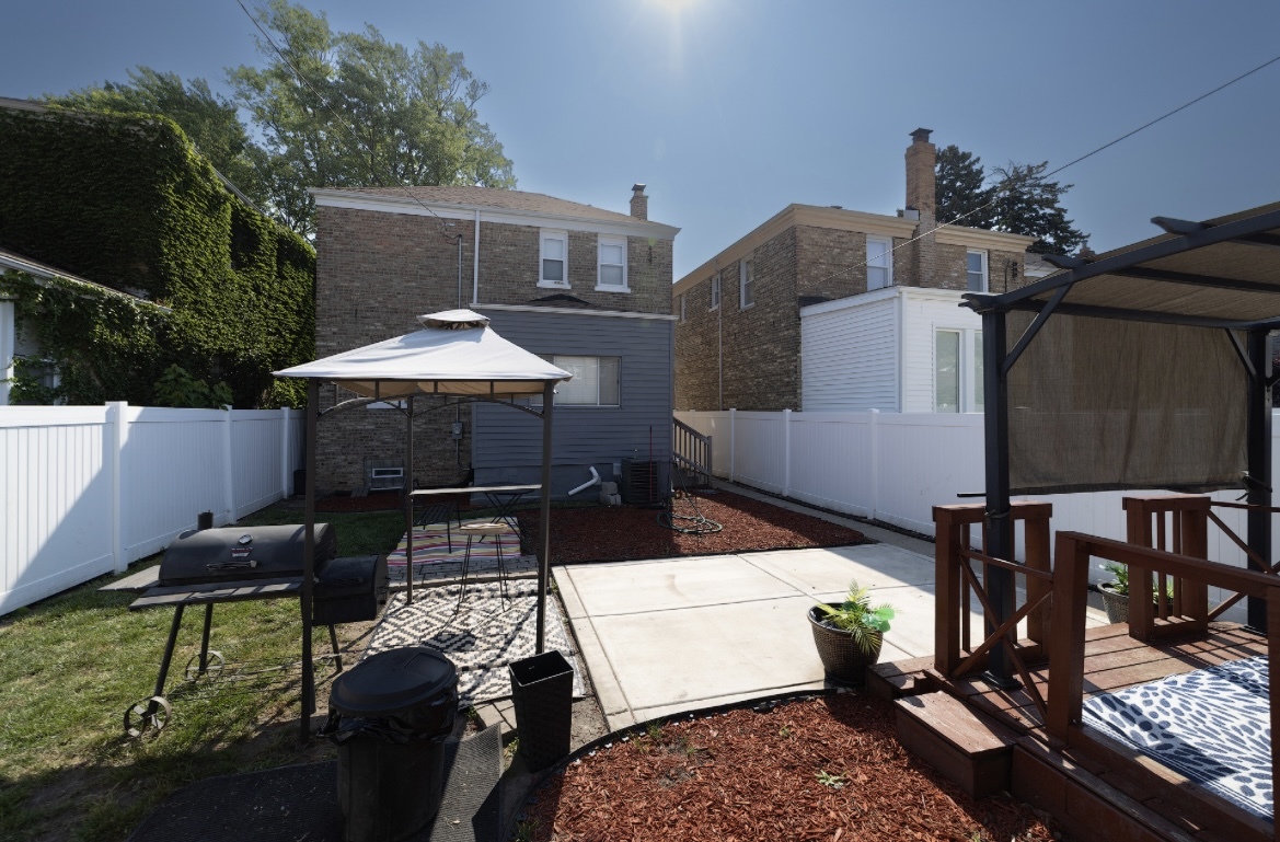 8104 S Fairfield Avenue, Chicago, IL 60652