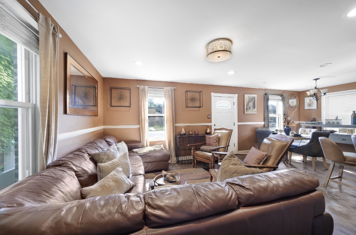 8104 S Fairfield Avenue, Chicago, IL 60652