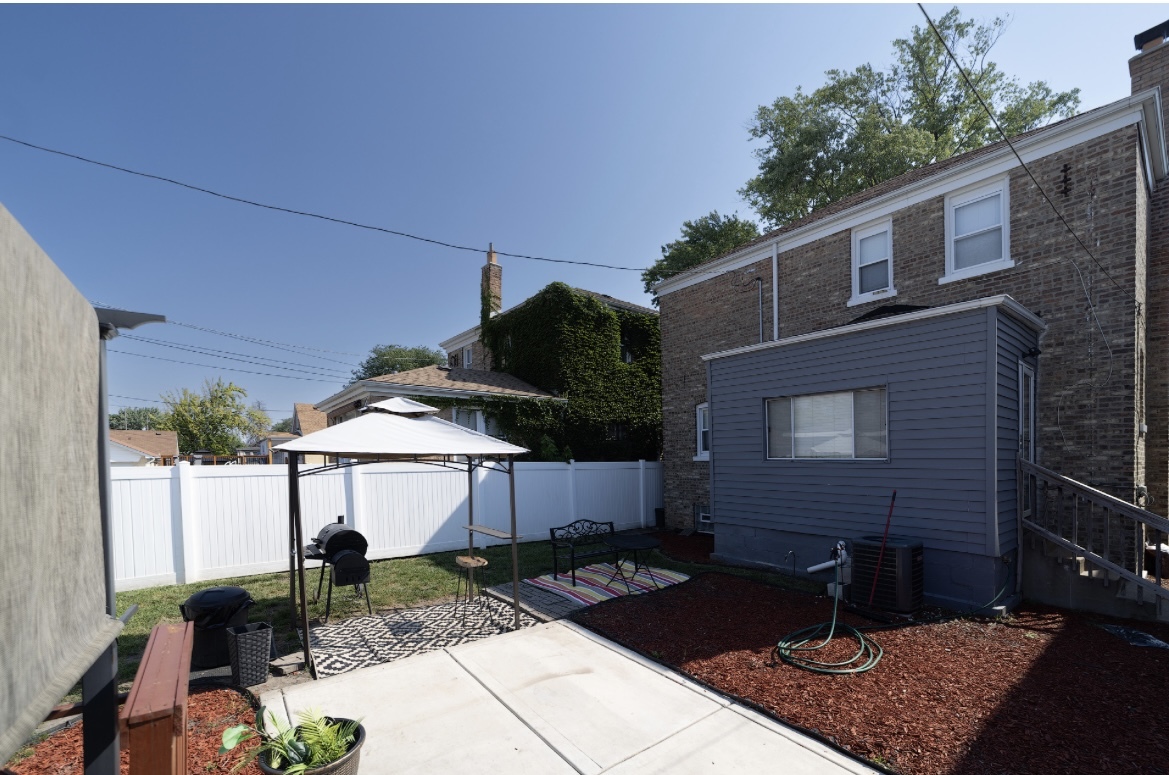 8104 S Fairfield Avenue, Chicago, IL 60652