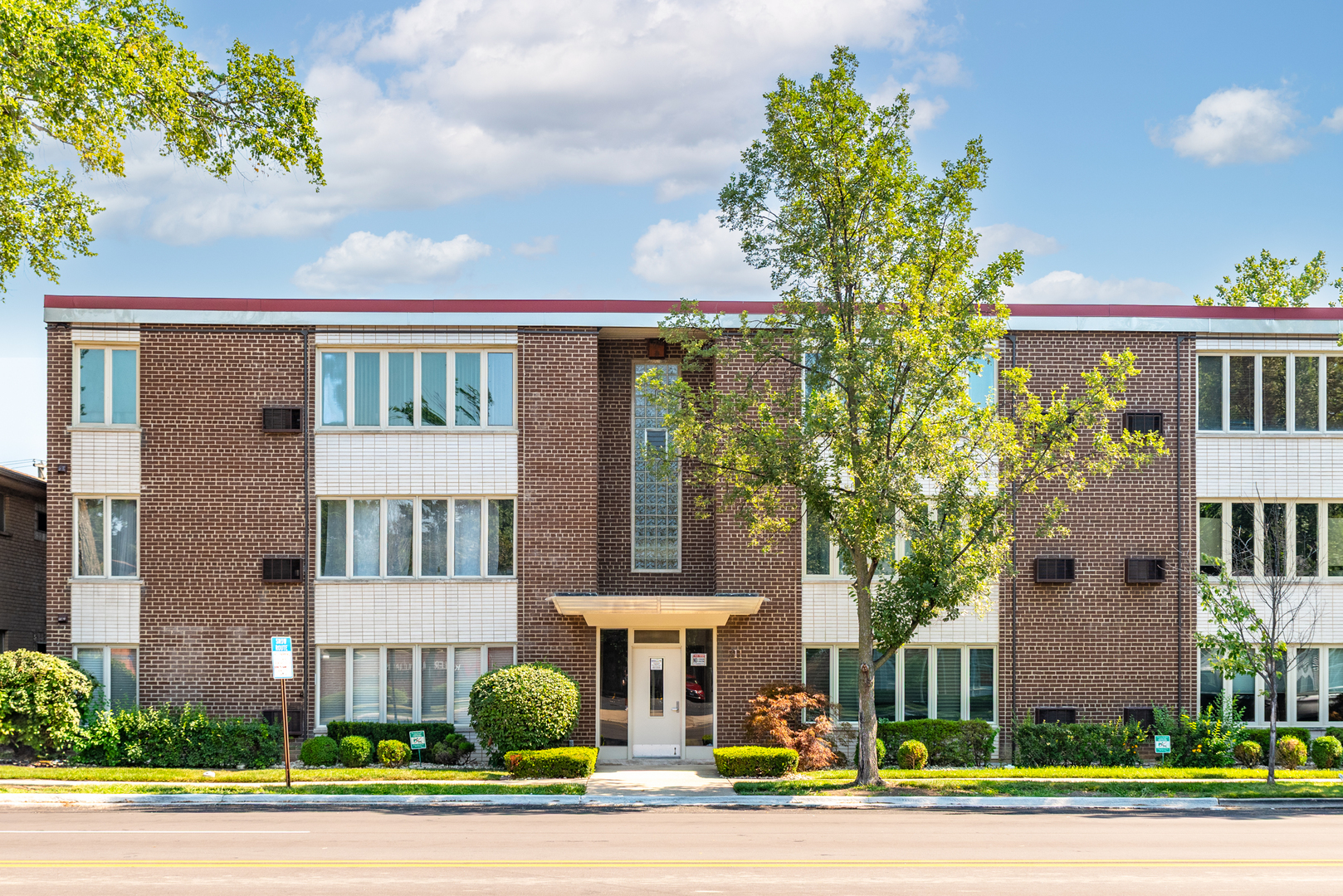 711 Busse Highway #1B, Park Ridge, IL 60068