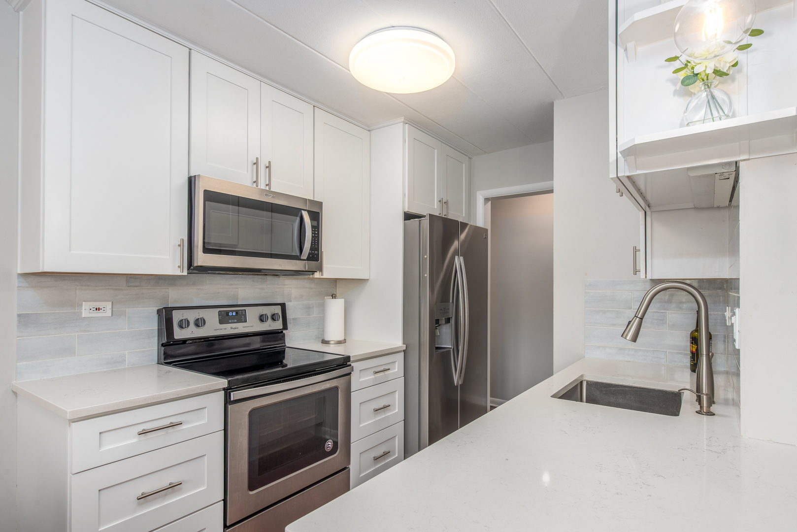 711 Busse Highway #1B, Park Ridge, IL 60068