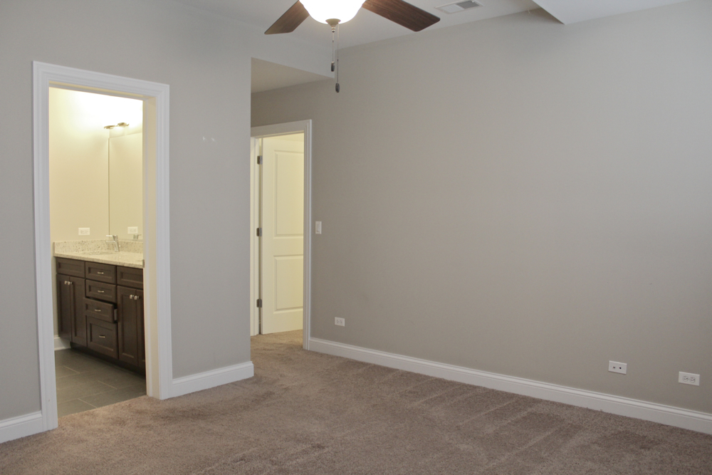 5512 W Higgins Avenue #1E, Chicago, IL 60630